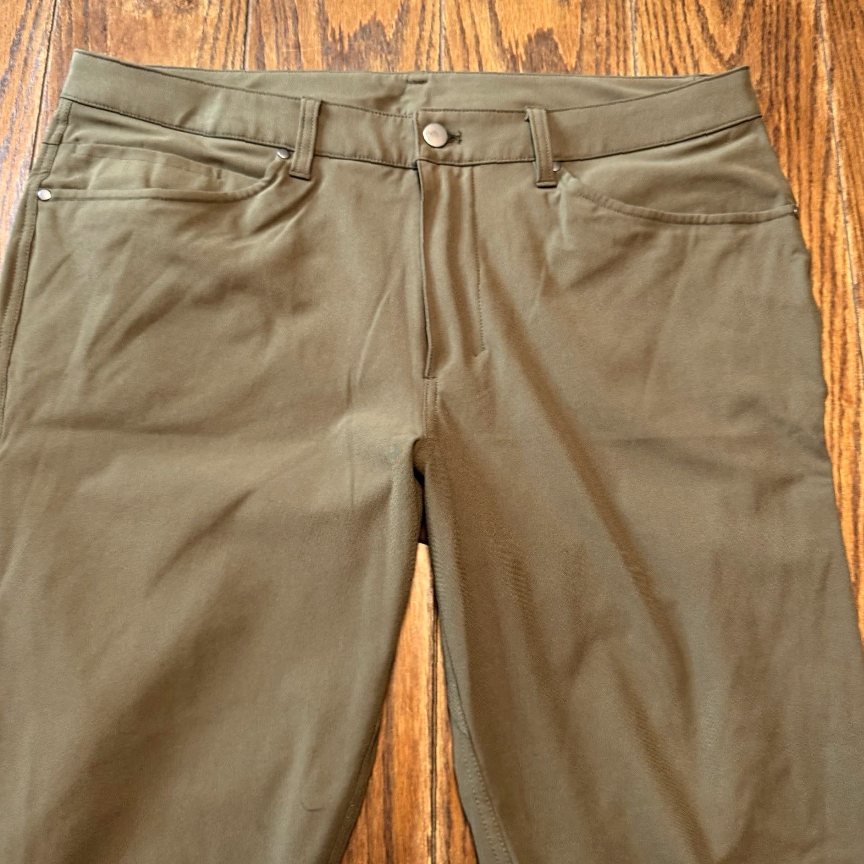 Lululemon Lululemon Men’s Green Pants Regular Size 36x31 Zip Pocket Stretch Pockets Activewear Trousers City Classic Size US 35 - 3 Thumbnail