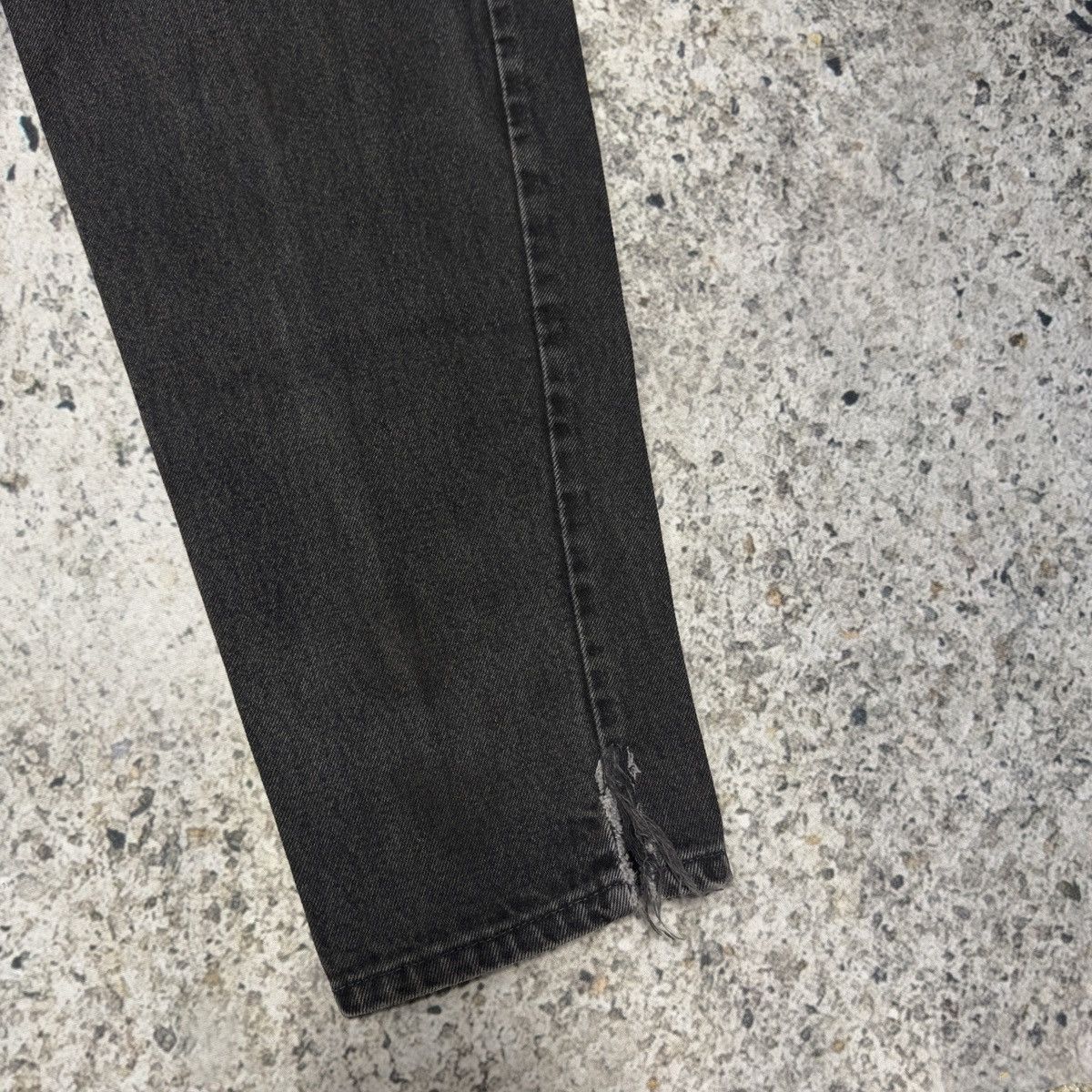 Levi's 90s Levi’s 560 Faded Black Loose Tapered Jeans ERD Grunge Size US 31 - 11 Thumbnail
