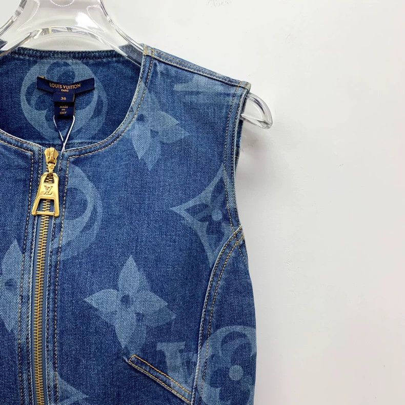 Louis Vuitton Louis Vuitton Navy logo full-print cotton crewneck sleevel Size XS / US 0-2 / IT 36-38 - 3 Thumbnail