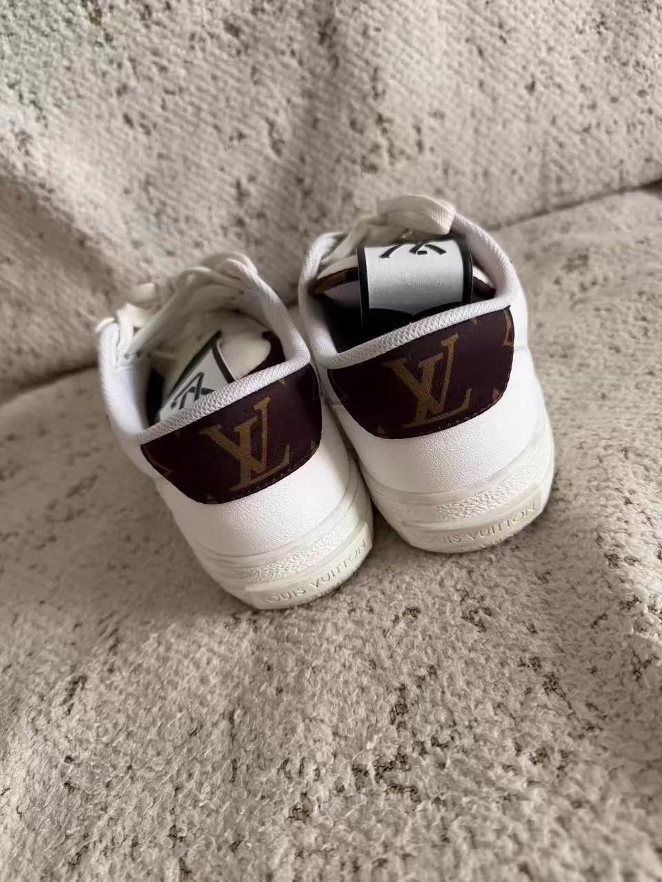 Louis Vuitton LV Sneakers 37 Like New Size US 6.5 / IT 36.5 - 3 Thumbnail