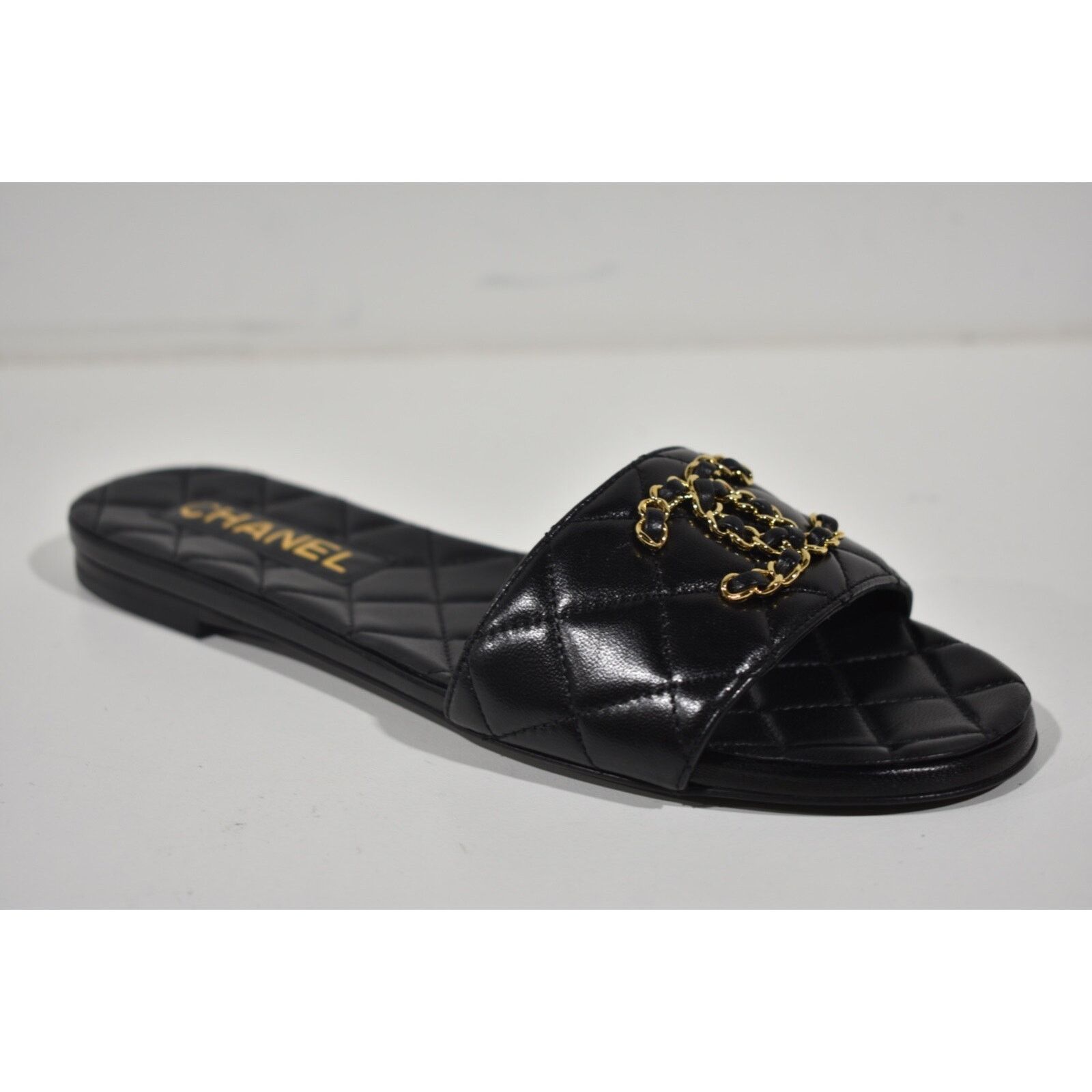 Chanel Chanel 23P Black Chain Gold CC Logo Quilted Mules Slide Size US 8 / IT 38 - 4 Thumbnail