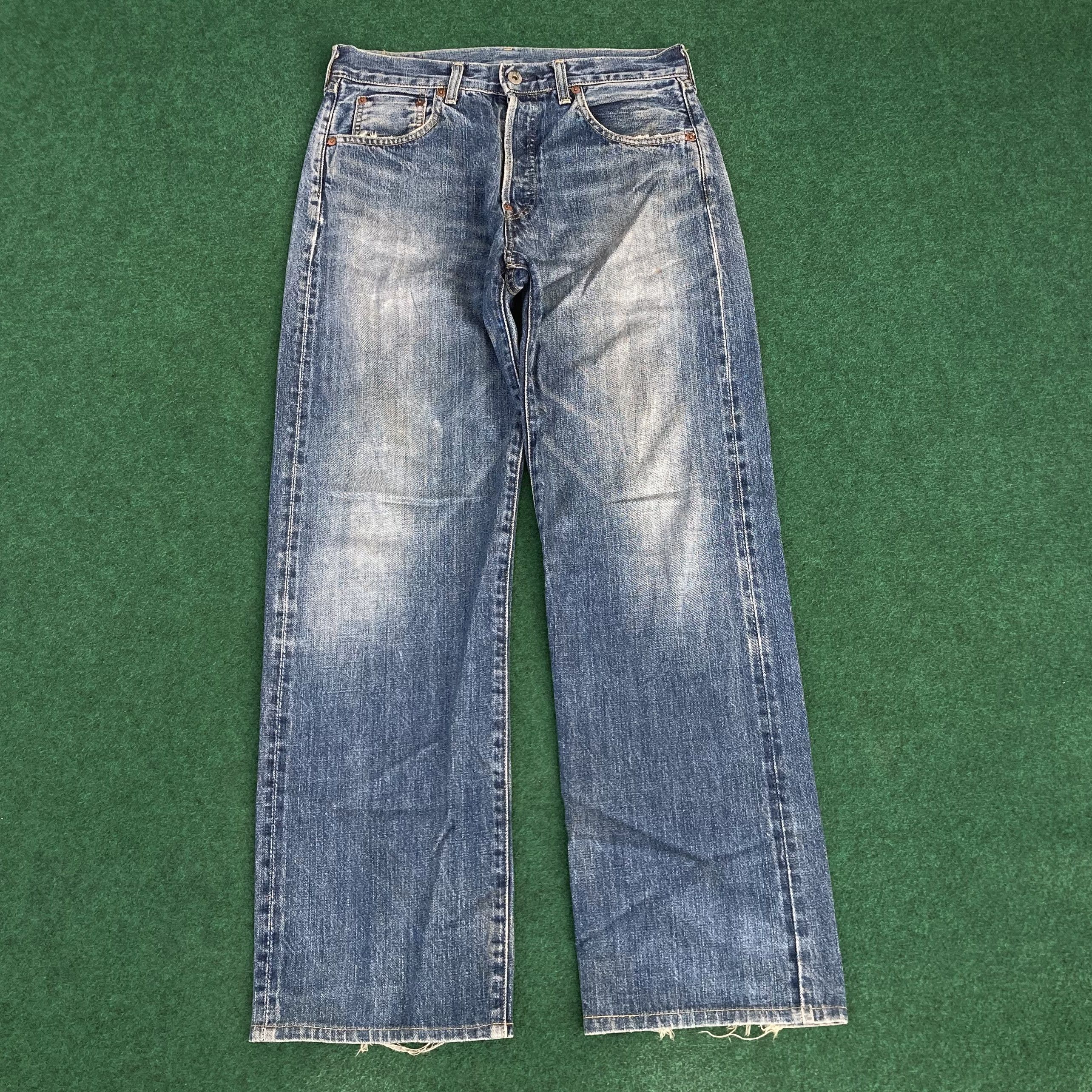 パンツ LEVI'S VINTAGE 702-XX01 BIG 'E' Vintage Levis 702 Big E Japan Buckle Back Distressed