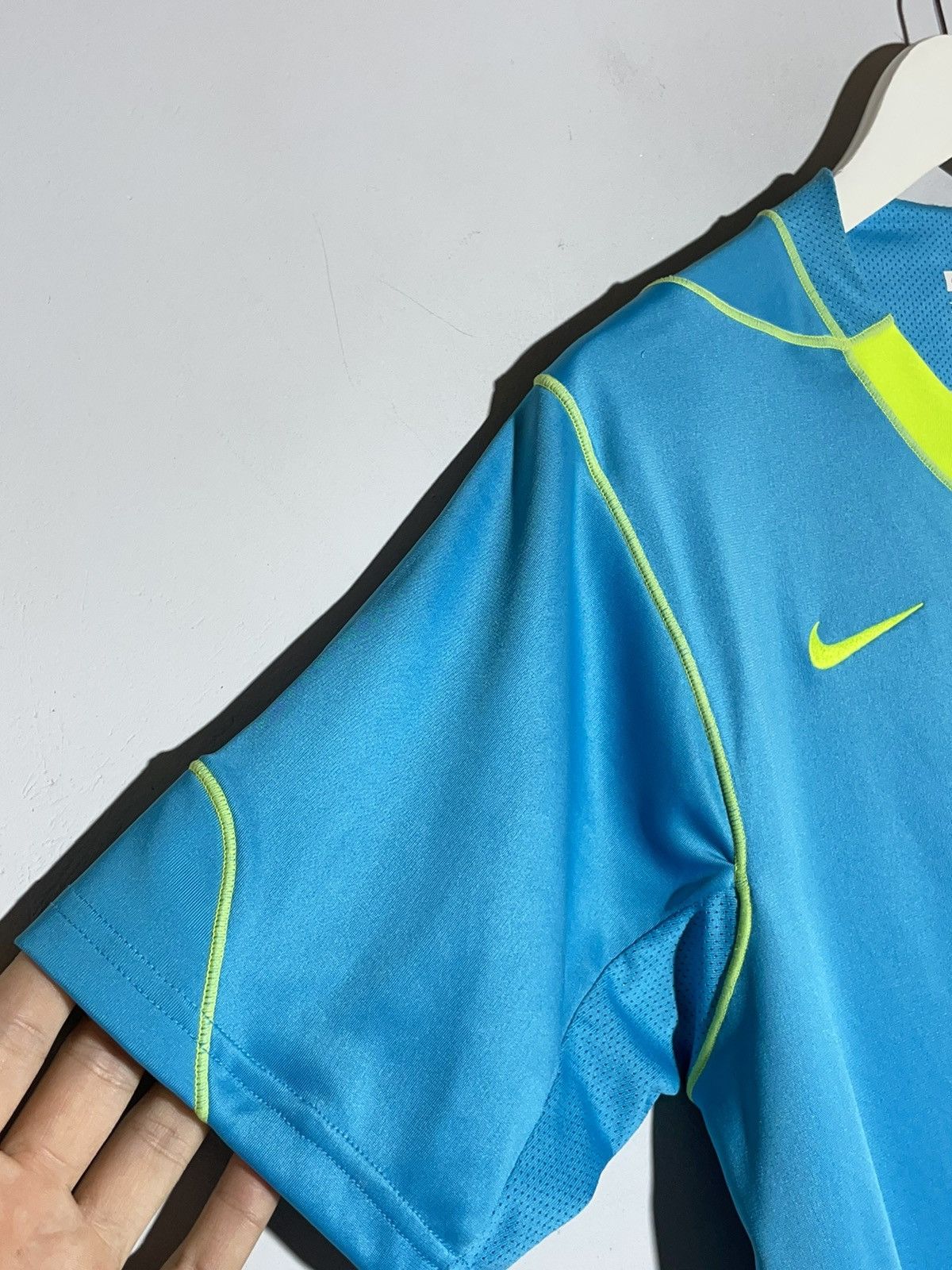 Vintage FC Barcelona Nike Vintage Hype Y2k Football Training Jersey Size US M / EU 48-50 / 2 - 5 Thumbnail