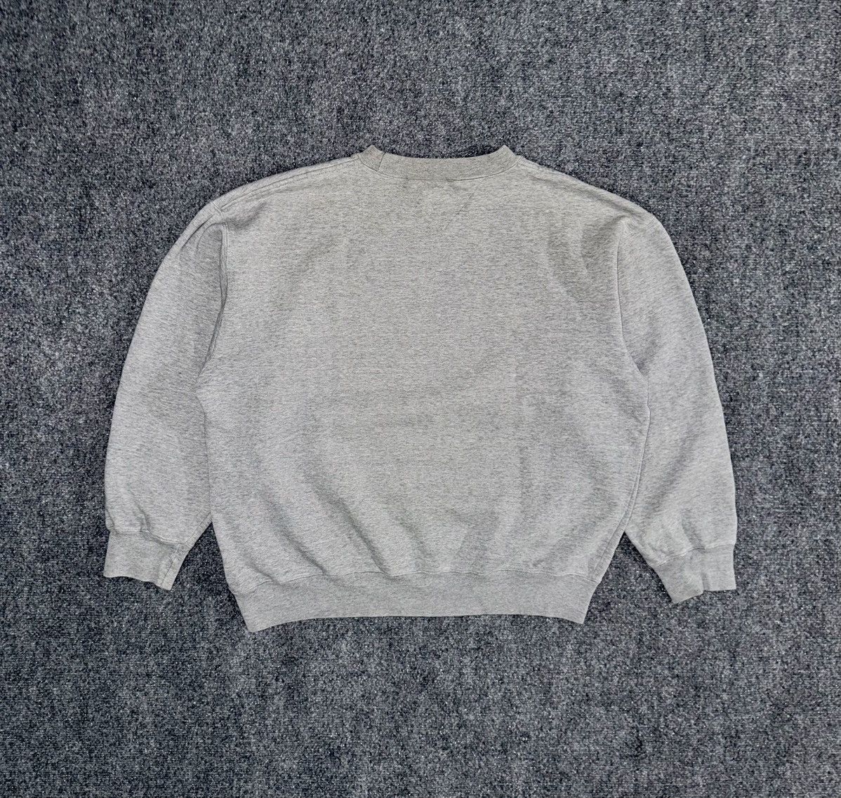 Tommy Hilfiger Vintage 90s Tommy Hilfiger Big Logo Crewneck Sweatshirt Grey Size US XL / EU 56 / 4 - 6 Thumbnail