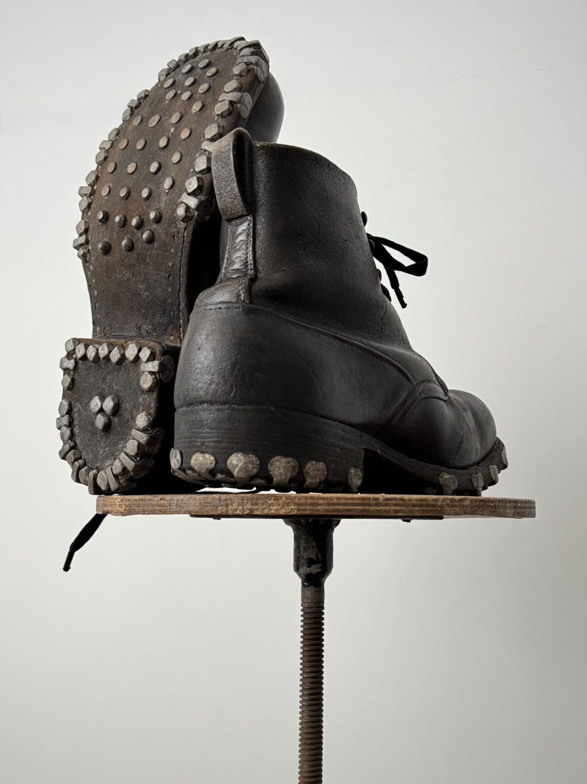 Vintage Vintage 1948 Dated Swiss Army 'Hobnail' Mountain Boots Size US 7.5 / EU 40-41 - 2 Thumbnail