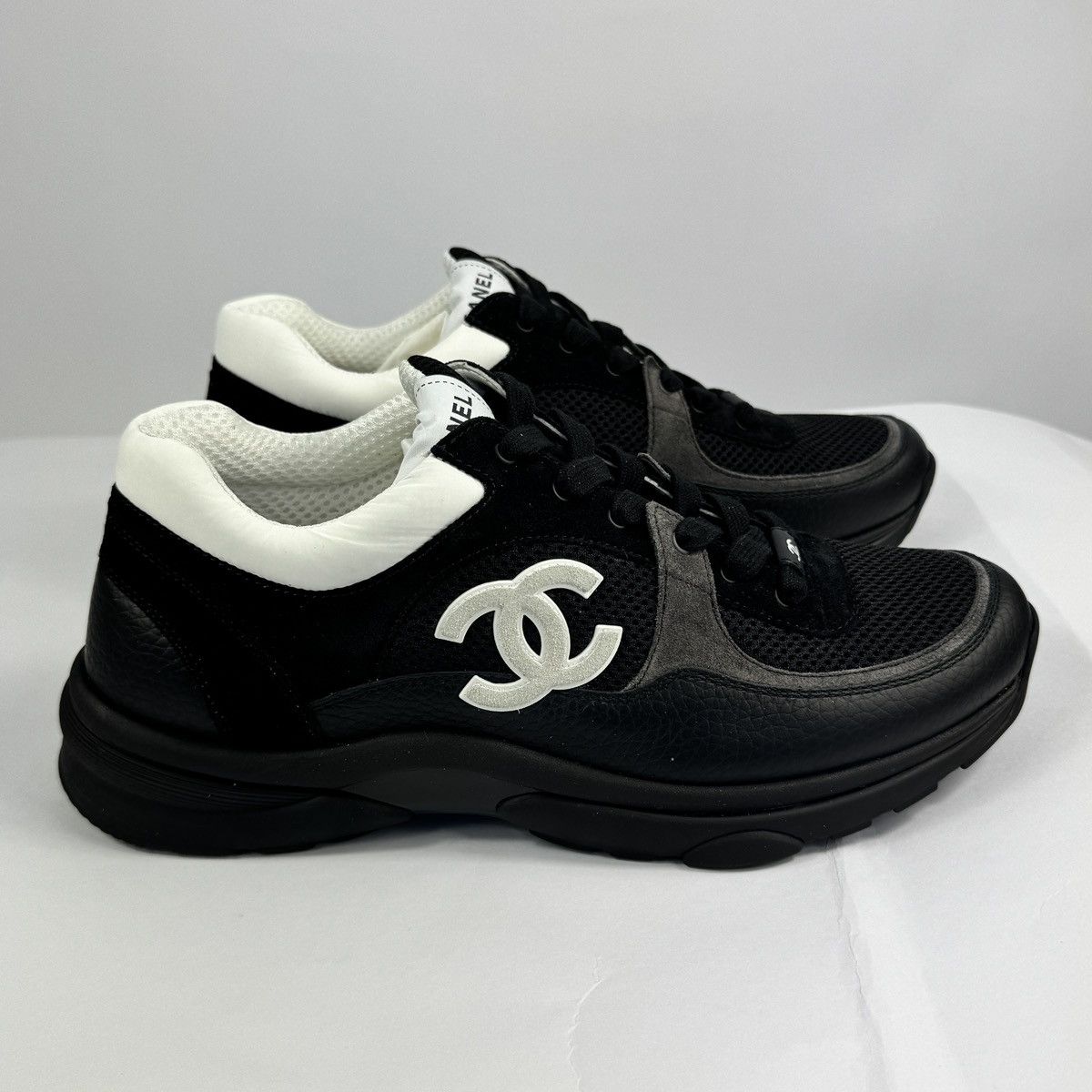 Chanel CLASSIC LOW TOP LOGO SNEAKERS Size US 10 / EU 43 - 1 Thumbnail