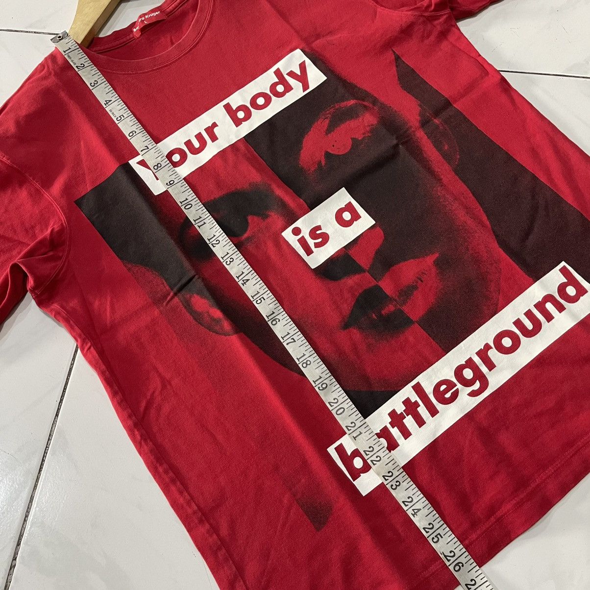 Barbara Kruger Y2K Barbara kruger your body is a battleground tee Size US L / EU 52-54 / 3 - 8 Thumbnail