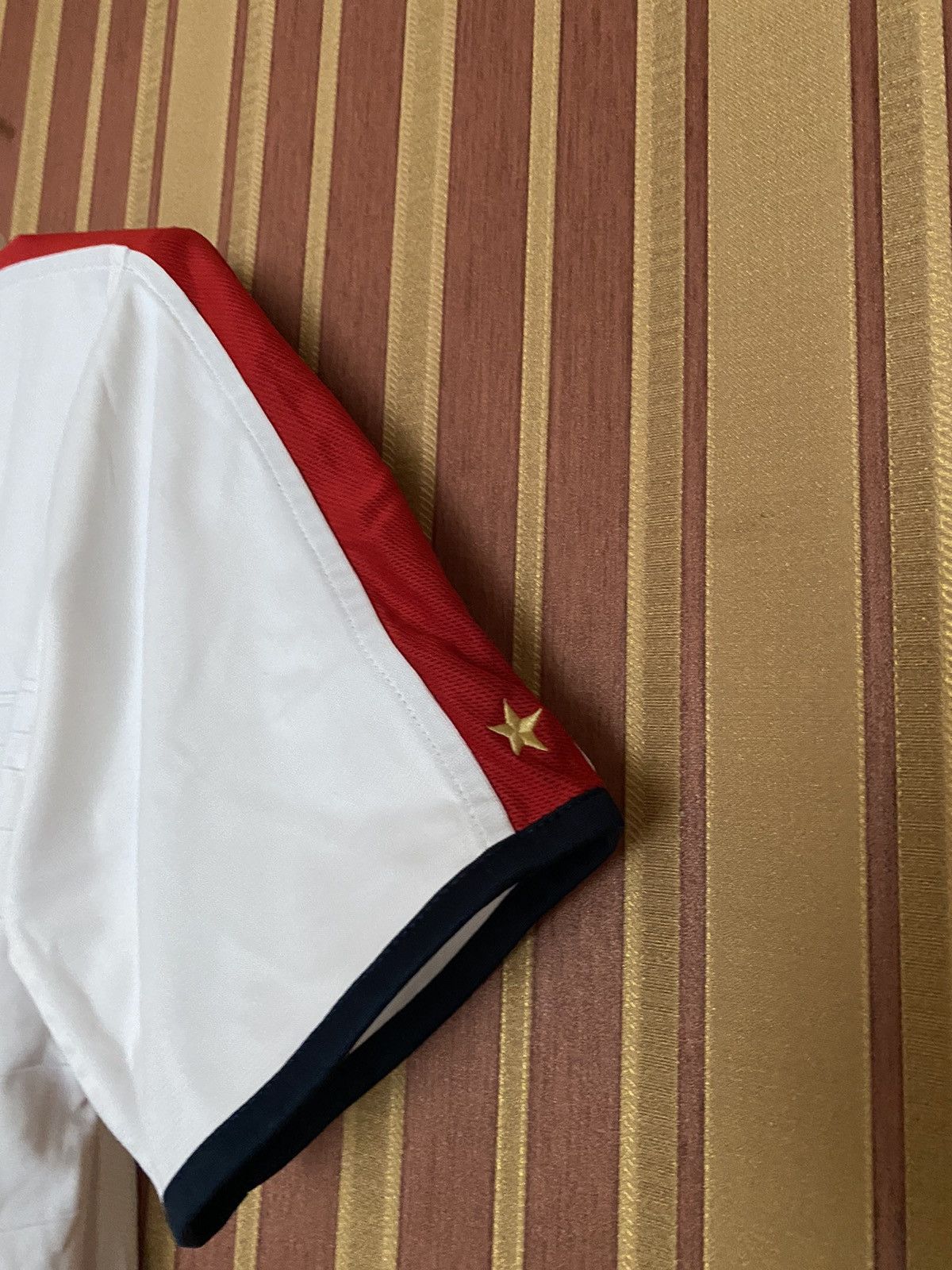 Umbro ENGLAND 2003 2005 HOME SOCCER JERSEY UMBRO REVERSIBLE Size US L / EU 52-54 / 3 - 11 Thumbnail