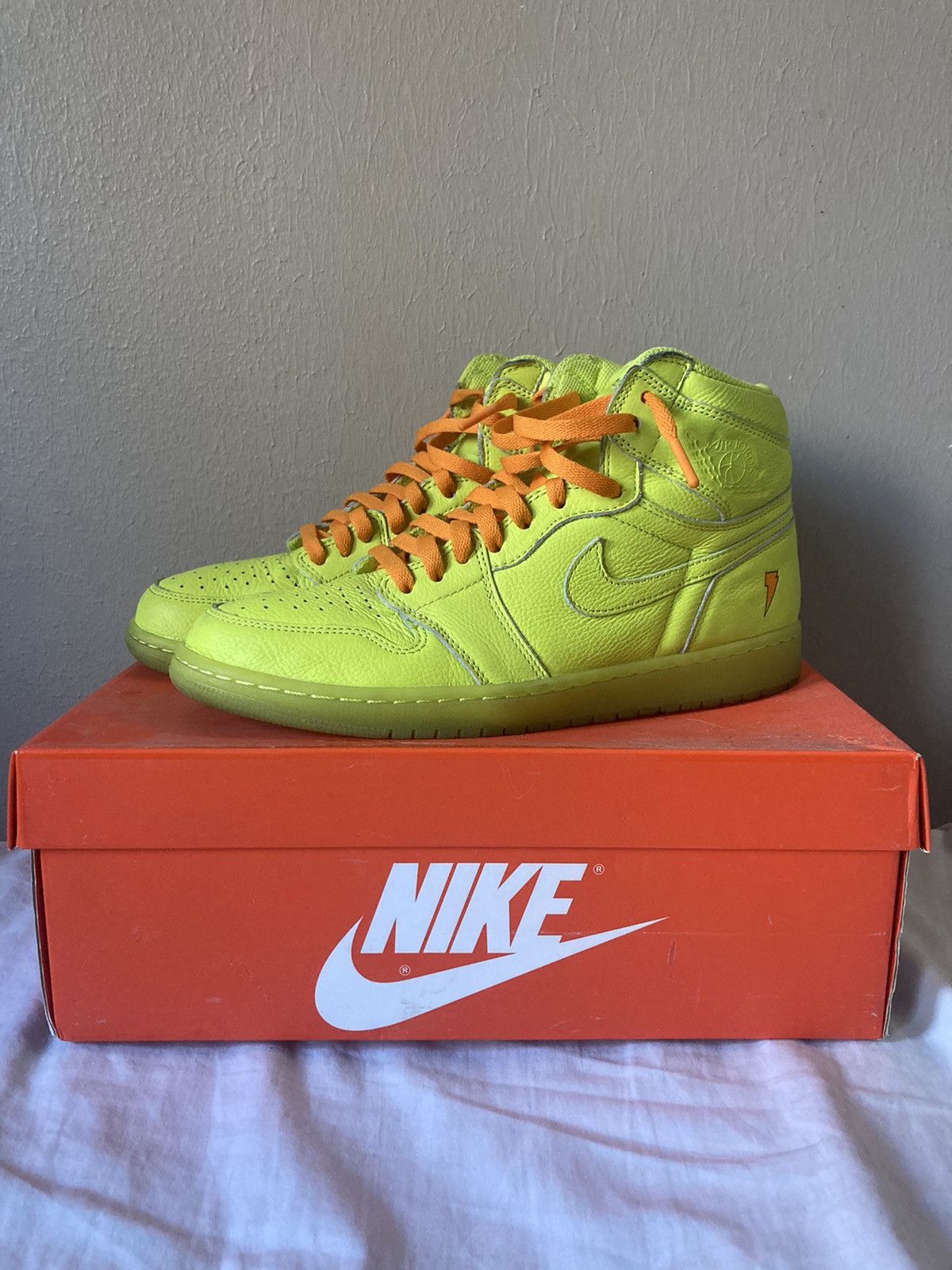 image of Jordan Nike Air Jordan 1 High Gatorade Cyber Lemon Sneakers in Acid Yellow, Men's (Size 10)