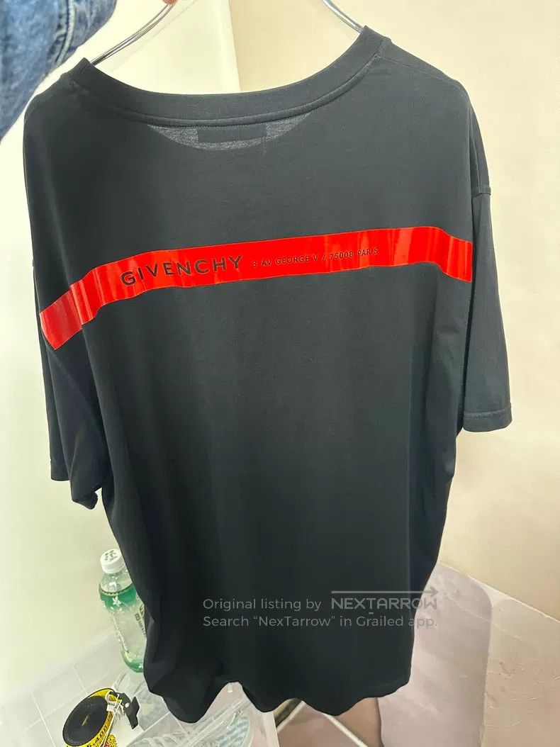 Givenchy Givenchy Black short-sleeve T-shirt with unique red seal d Size US XL / EU 56 / 4 - 2 Thumbnail
