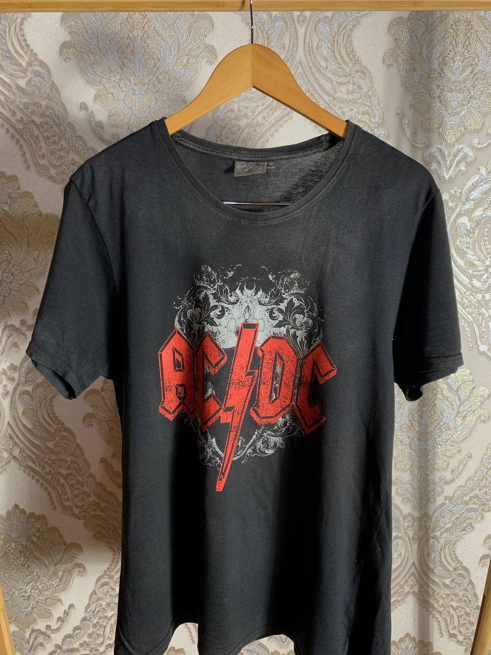 Band Tees VERY RARE AC/DC ROCK T-SHIRT WORLD TOUR BIG LOGO RETRO 90s Size US M / EU 48-50 / 2 - 2 Thumbnail