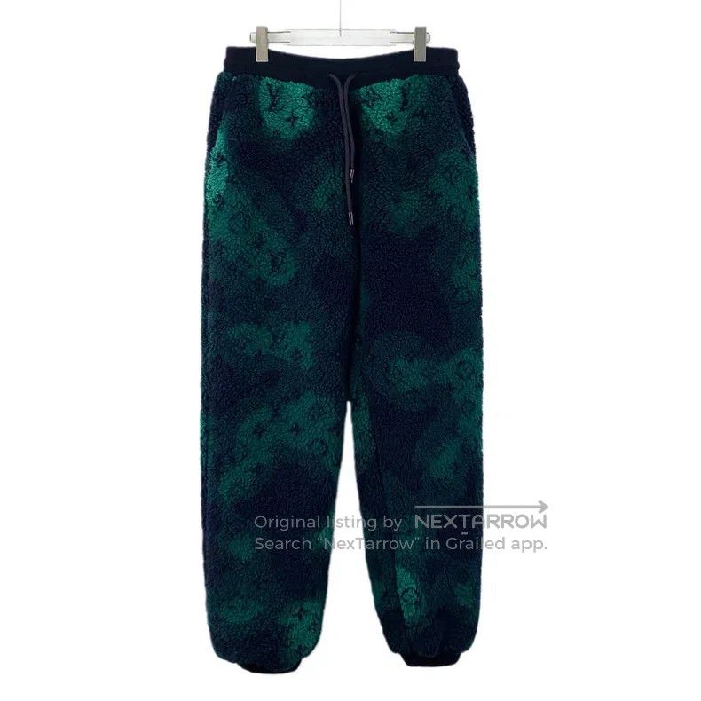 Louis Vuitton Louis Vuitton size xl 23 dark green logo full print camo po Size US 28 / EU 44 - 1 Thumbnail