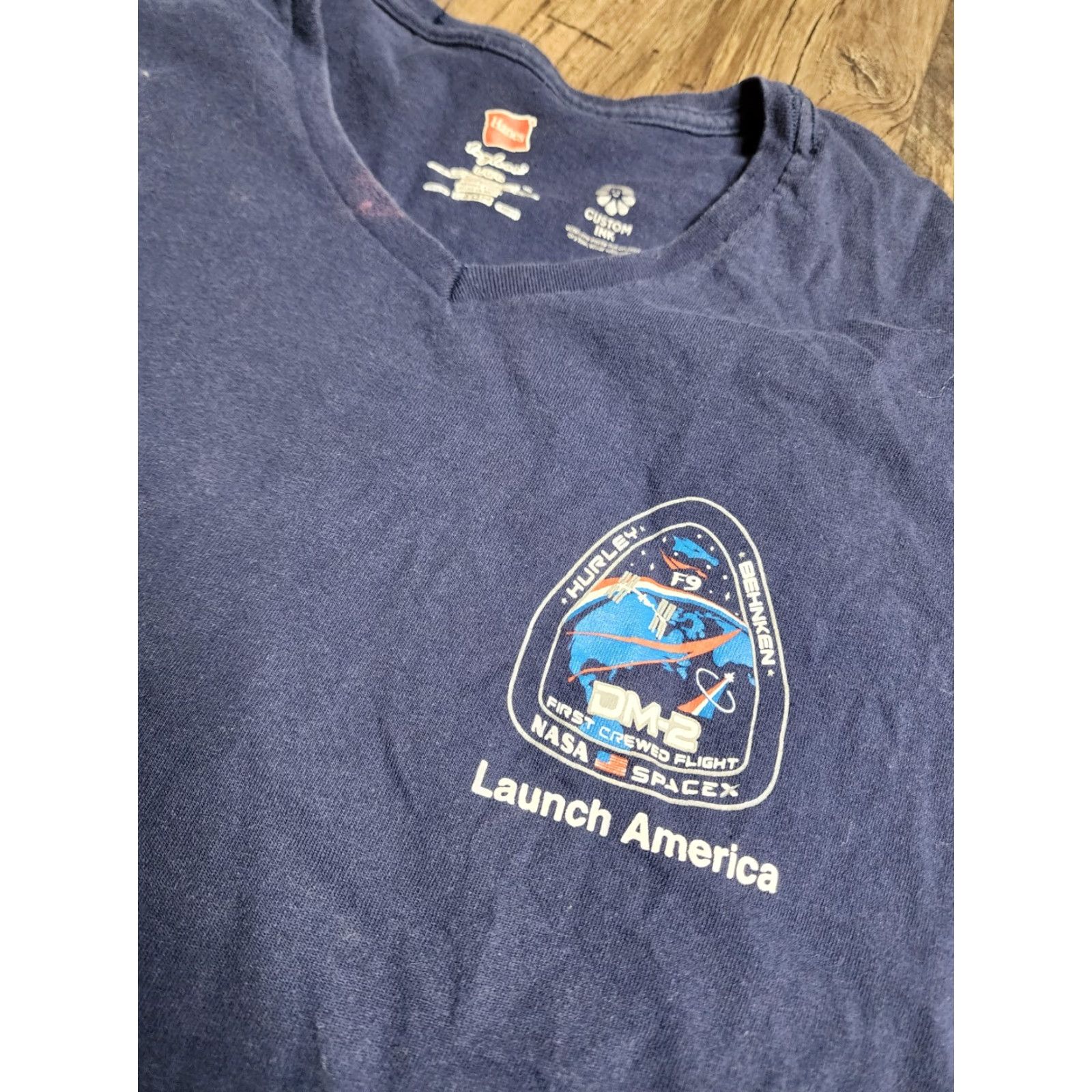Hanes Vintage NASA SpaceX Crew Dragon Behnken DM-2 T-Shirt Women Blue Short Sleeve V-Neck Size L / US 10 / IT 46 - 4 Thumbnail