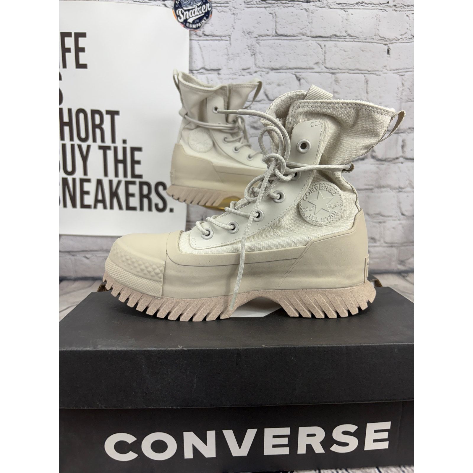 Converse Converse Chuck Taylor Lugged Terrain Sneakers Womens 5 White Size US 5 / IT 35 - 1 Thumbnail