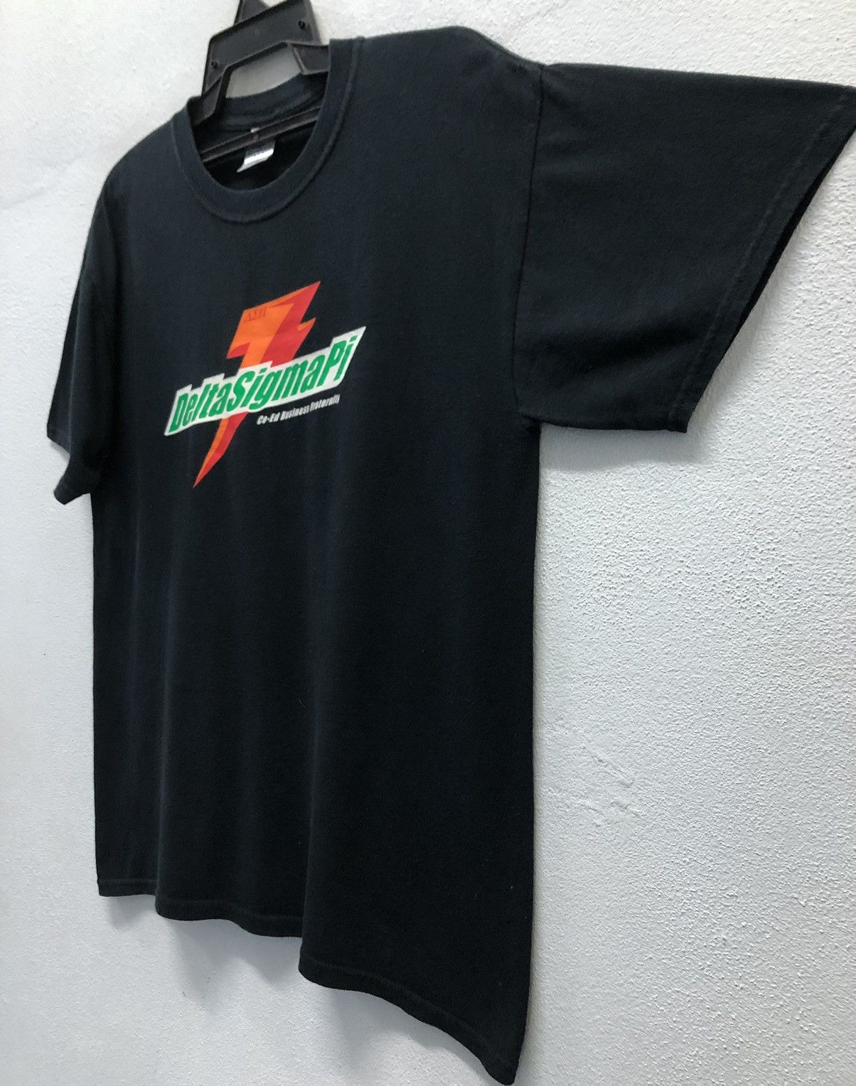 Vintage Vintage Delta Sigma Pi Co-Ed Business Fraternity T-Shirt Size US M / EU 48-50 / 2 - 6 Thumbnail