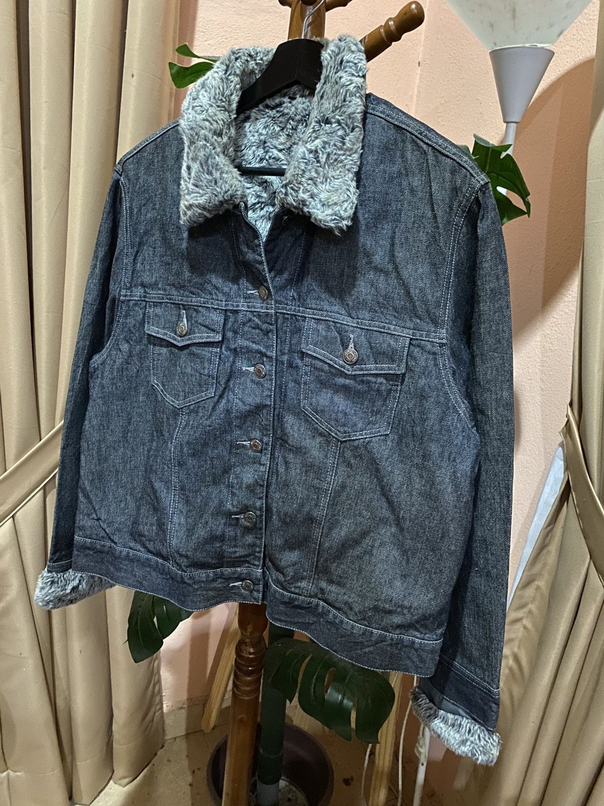 Japanese Brand Vintage Queen Valman Denim Jacket with Faux Fur Lining Size US L / EU 52-54 / 3 - 2 Thumbnail