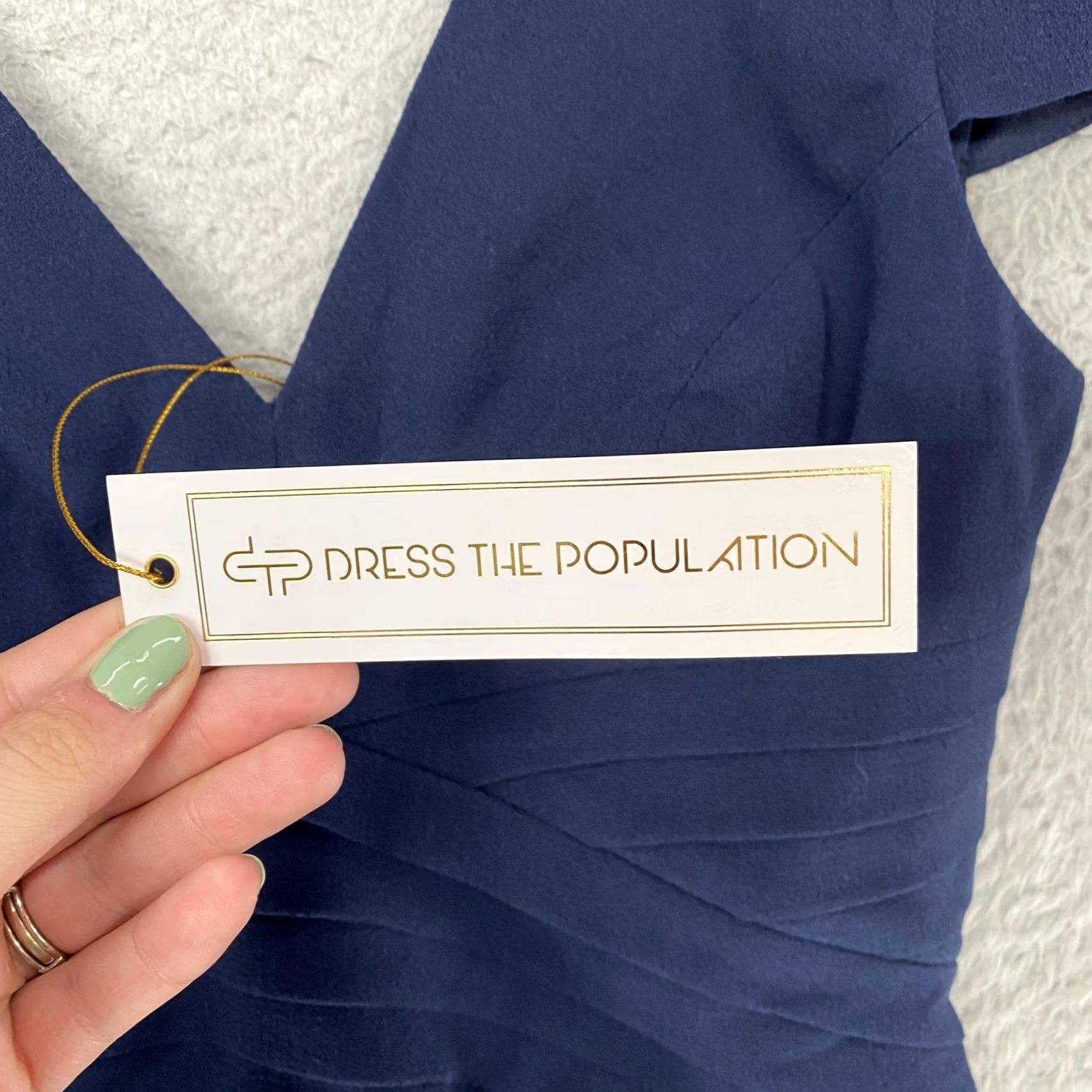 Dress the Population VINTAGE Dress The Population Dolores Dress Womens XS Navy Sheath Pleated V Neck Party Size XS / US 0-2 / IT 36-38 - 4 Thumbnail