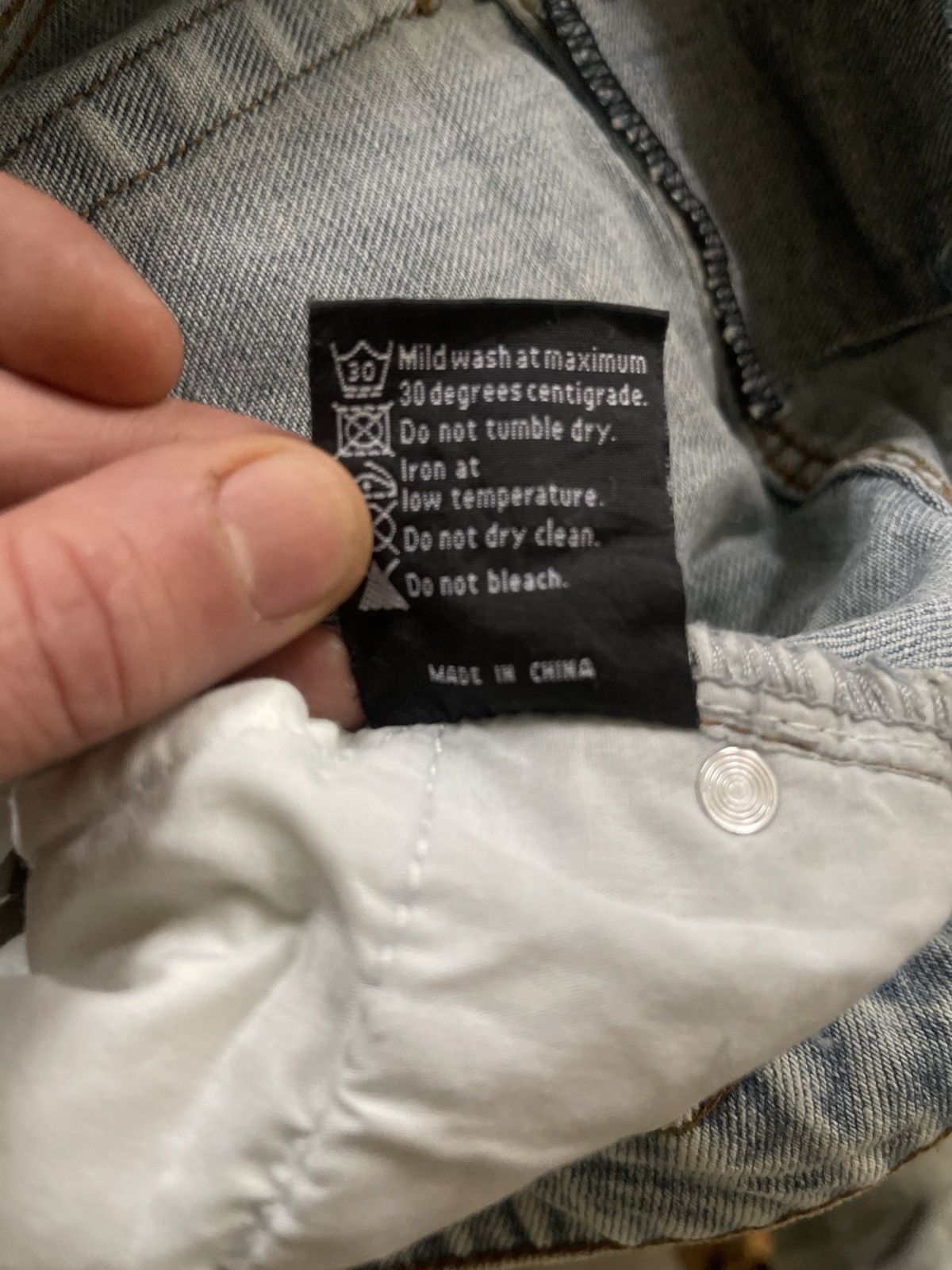 Who Decides War Who Decides War Size 32 denim new w/tags! 100%Authentic Size US 32 / EU 48 - 10 Thumbnail