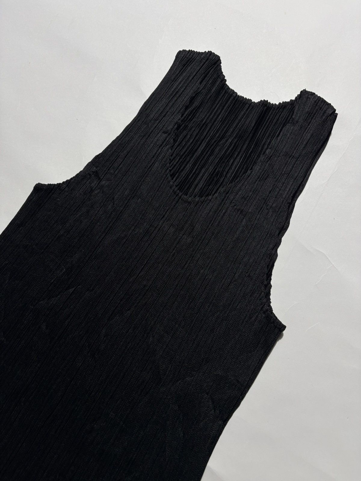 Pleats Please Issey Miyake PLEATS PLEASE ISSEY MIYAKE PLEATED TANK TOP Size ONE SIZE - 2 Thumbnail