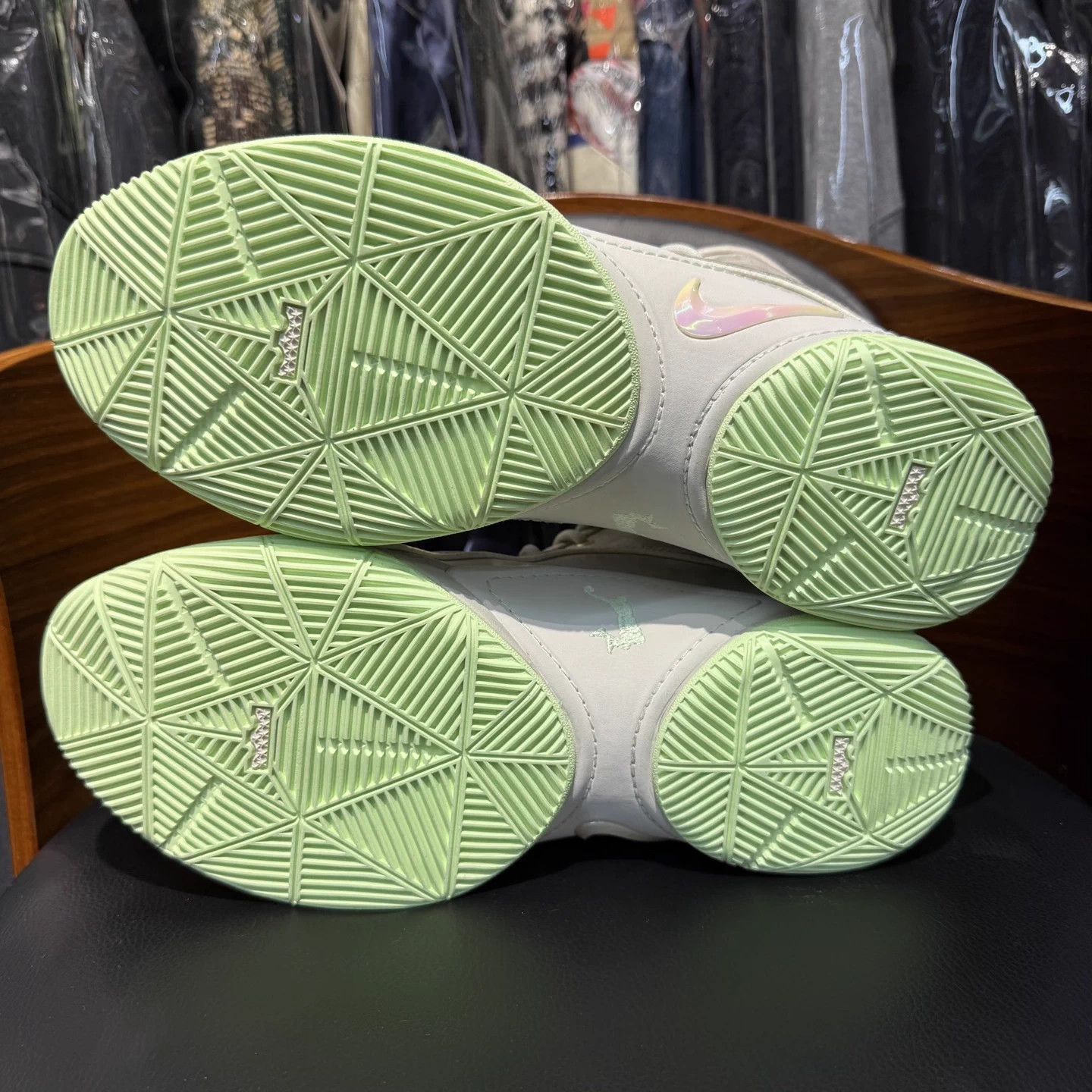 Nike Lebron 22 Beige/Grey-Green 42.5 DS Size US 9.5 / EU 42-43 - 9 Thumbnail