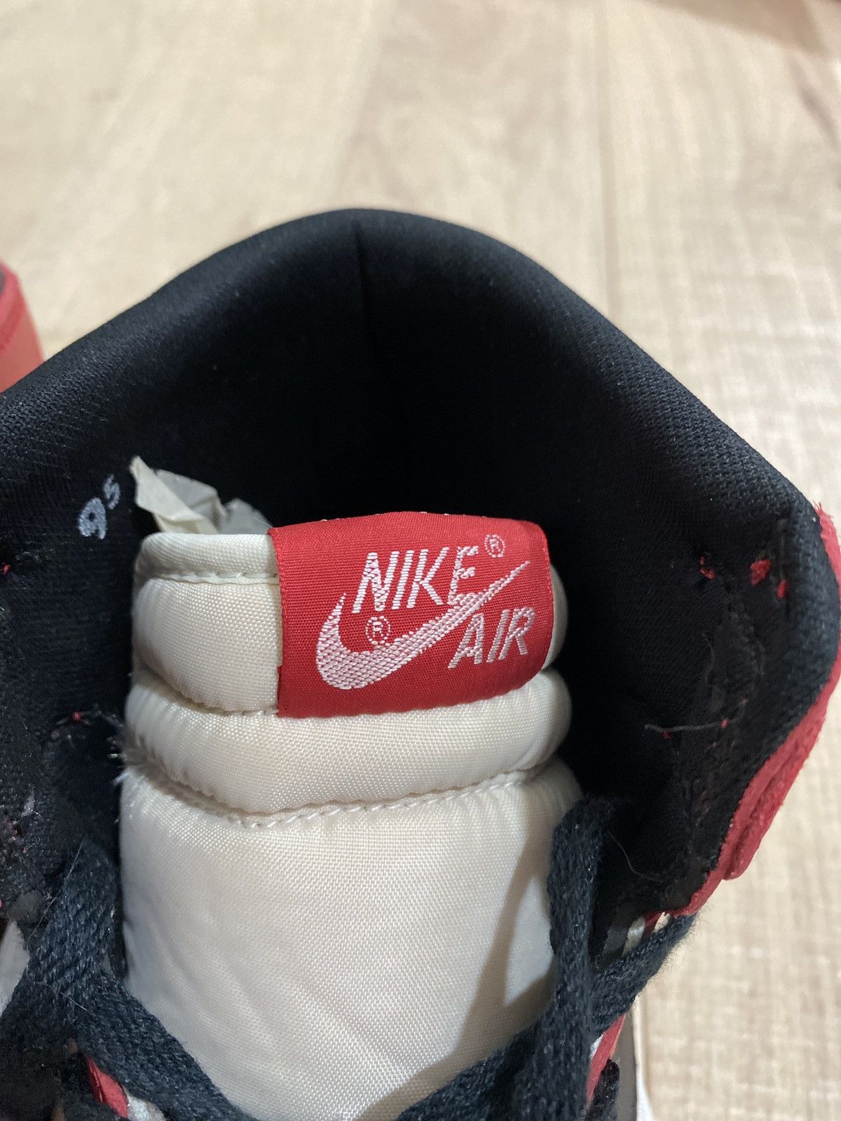 Jordan Brand × Nike 1994 Nike Air Jordan 1 Chicago. BRAND NEW WITH BOX Size US 9.5 / EU 42-43 - 10 Thumbnail