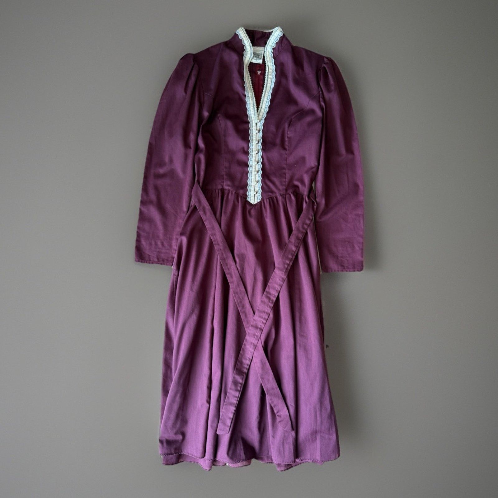 Vintage Vintage Gunne Sax Dress Women's S Maroon Lace and Taffeta Size S / US 4 / IT 40 - 1 Thumbnail
