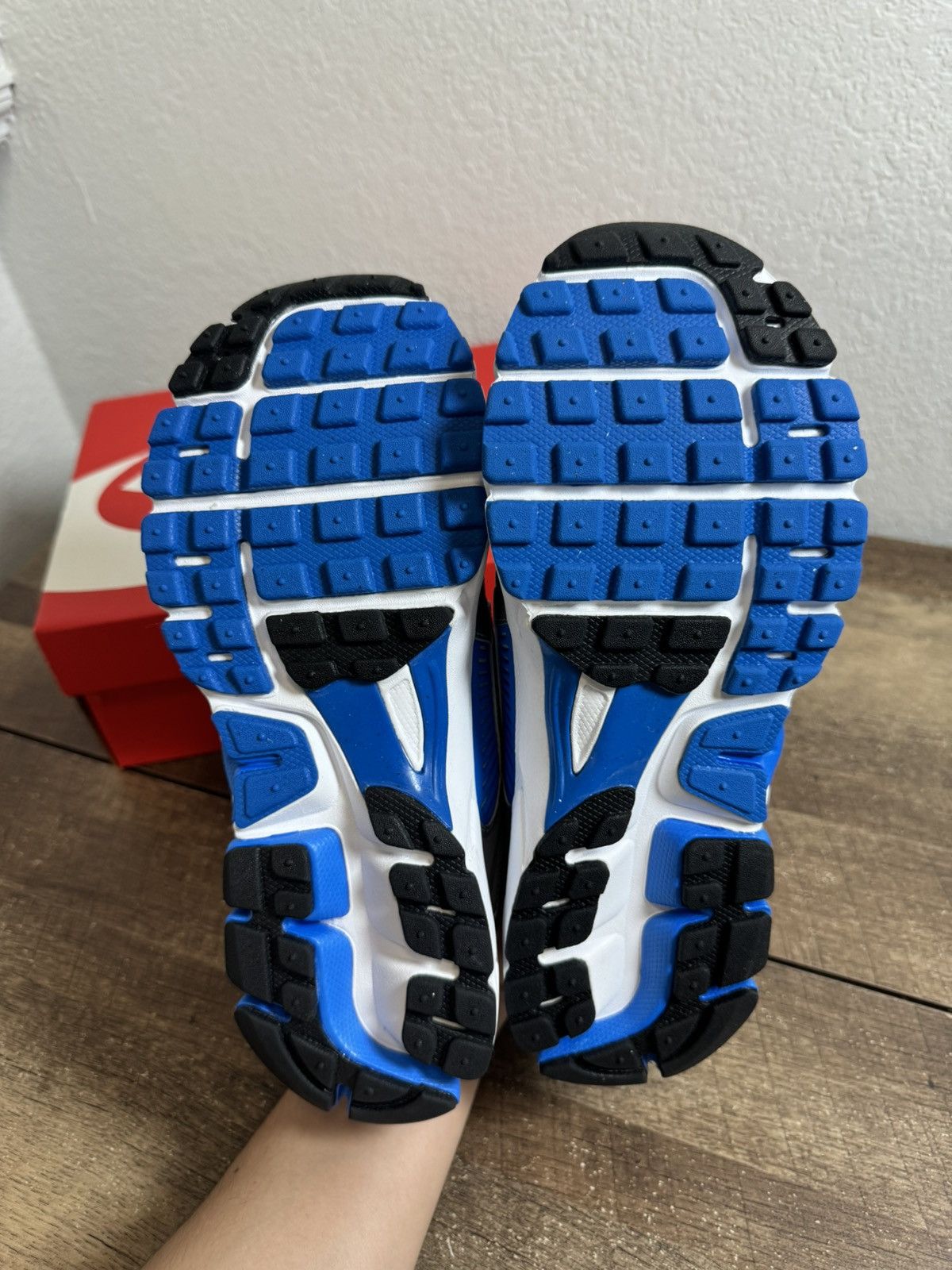 Nike Size 6.5Y/ 8 Women’s Nike Vomero Zoom 5 Photo Blue BRAND NEW Size US 6.5 / EU 39-40 - 6 Thumbnail
