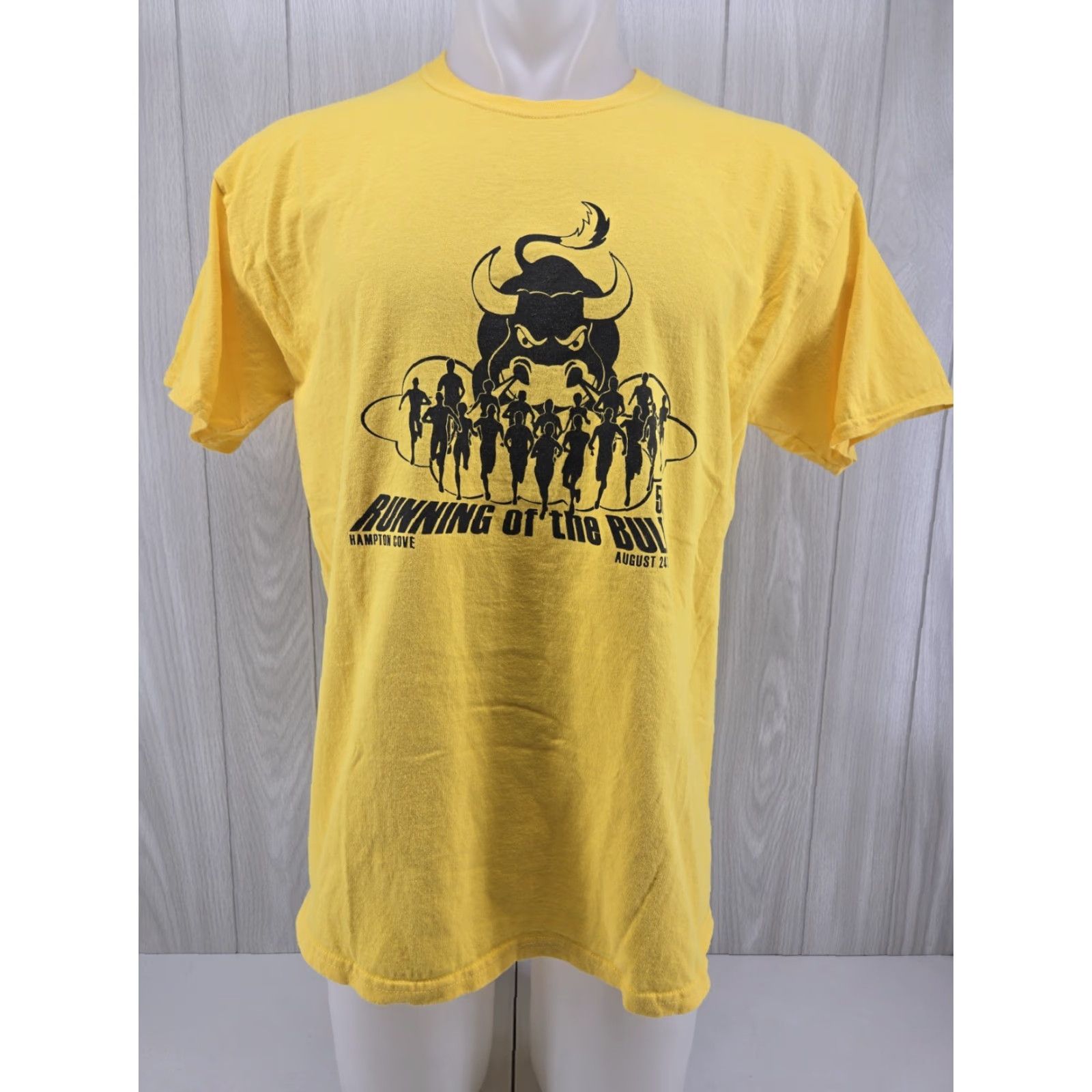 Gildan Running with the Bulls 5K Run T-Shirt Size Large Year 2013 8/24/2013 Shirt Mens L Yellow 2013 8/24/2013 Size US L / EU 52-54 / 3 - 2 Thumbnail