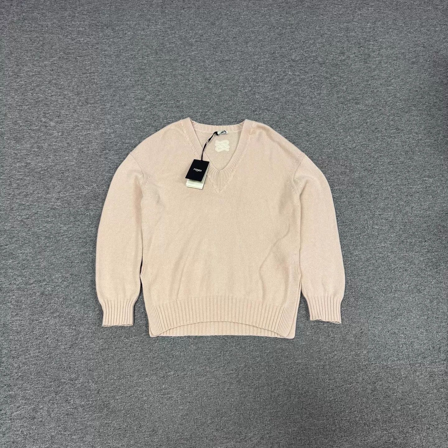Fendi Fendi cream V-neck double F jacquard knit 36 new with tags Size XS / US 0-2 / IT 36-38 - 1 Thumbnail