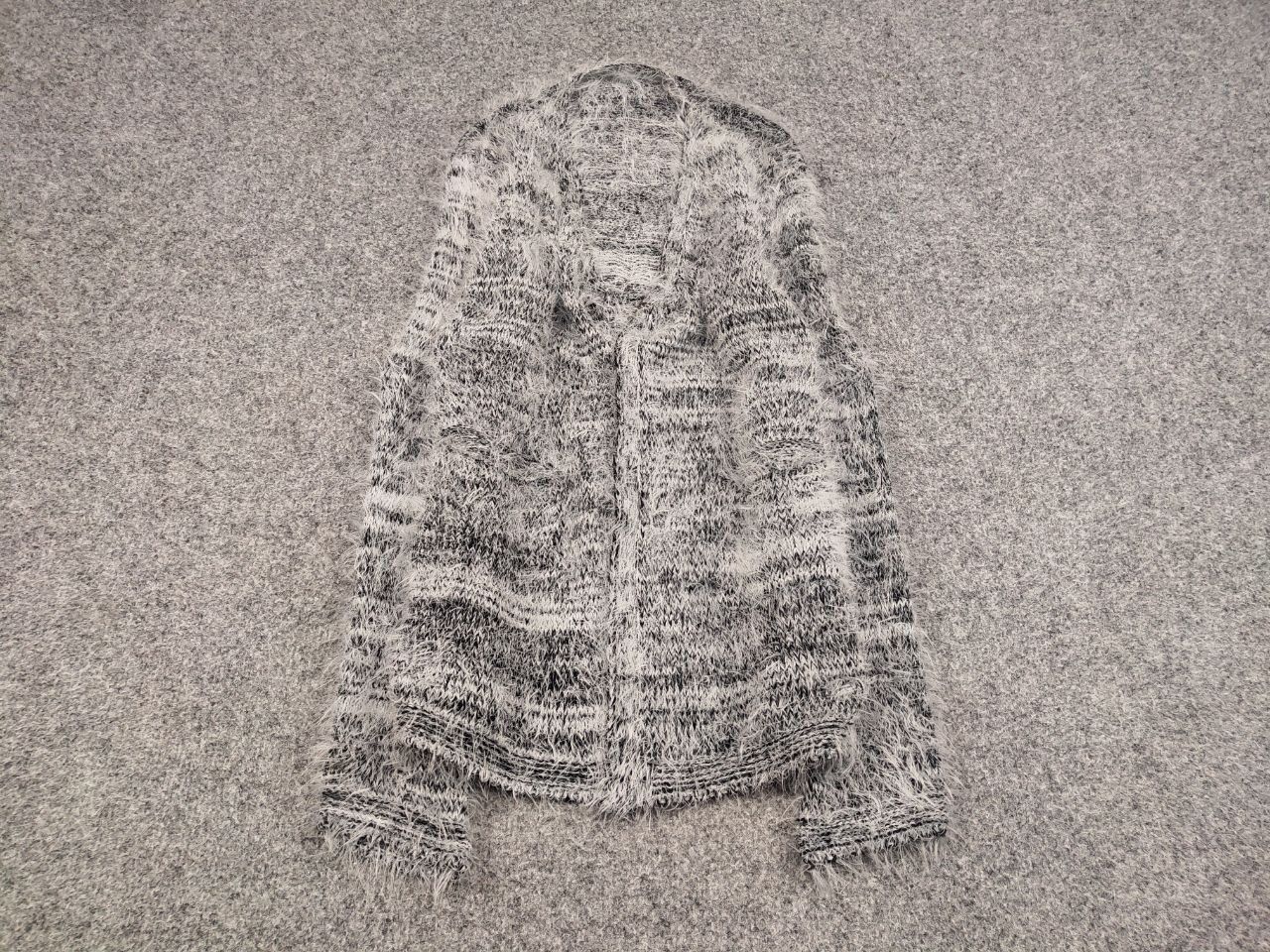 Japanese Brand Vintage Japan Design Mohair fuzzy Cardigan Sweater Y2K Style Size US S / EU 44-46 / 1 - 2 Thumbnail