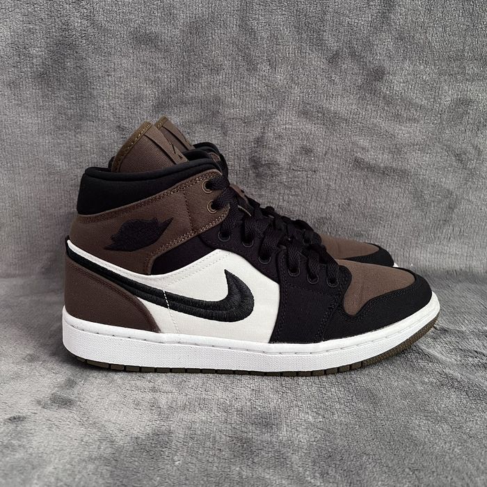 Jordan Brand 2022 Nike WMNS Air Jordan 1 Mid SE - Olive Toe | Grailed