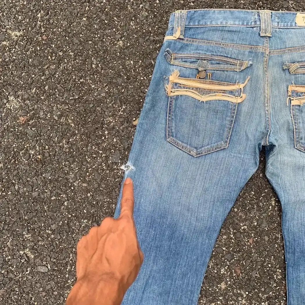 Jimmy Taverniti DESIGNER DENIM TAVERNITI JEANS BY JIMMY TAVERNITI DISTRESSED Size US 33 - 19 Thumbnail