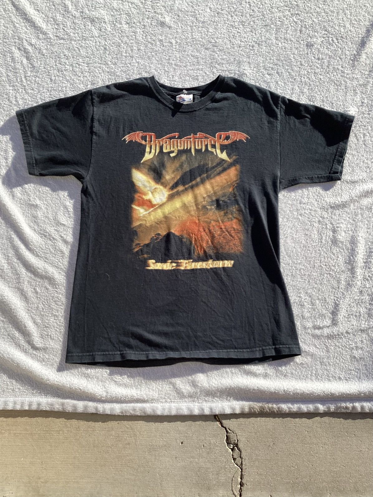 Hanes Vintage 2000 dragon force sonic fire storm Hanes band Tshirt Size US M / EU 48-50 / 2 - 1 Thumbnail