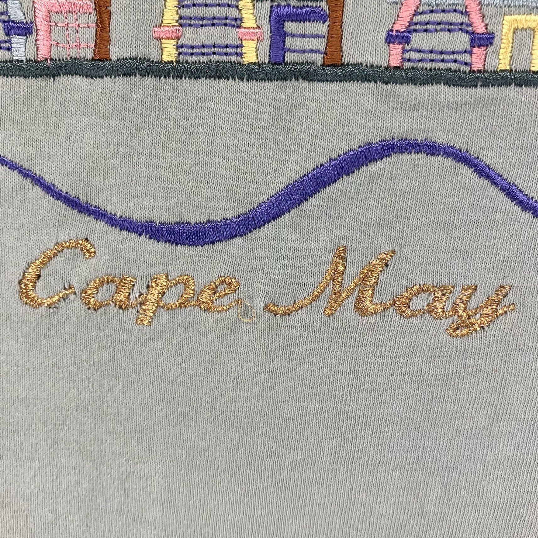 Vintage VINTAGE Times Square Women's Oversized T-Shirt Medium Light Sage Embroidered Cape May Houses Classic Retro USA Size M / US 6-8 / IT 42-44 - 5 Thumbnail