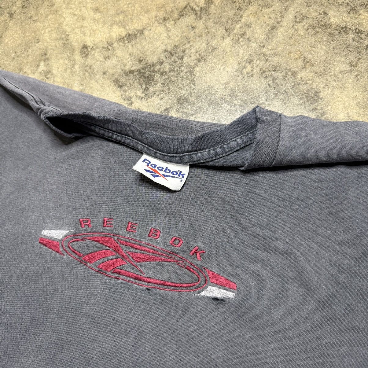 Vintage vintage reebok faded athletics baggy thrashed tshirt Size US XL / EU 56 / 4 - 5 Thumbnail