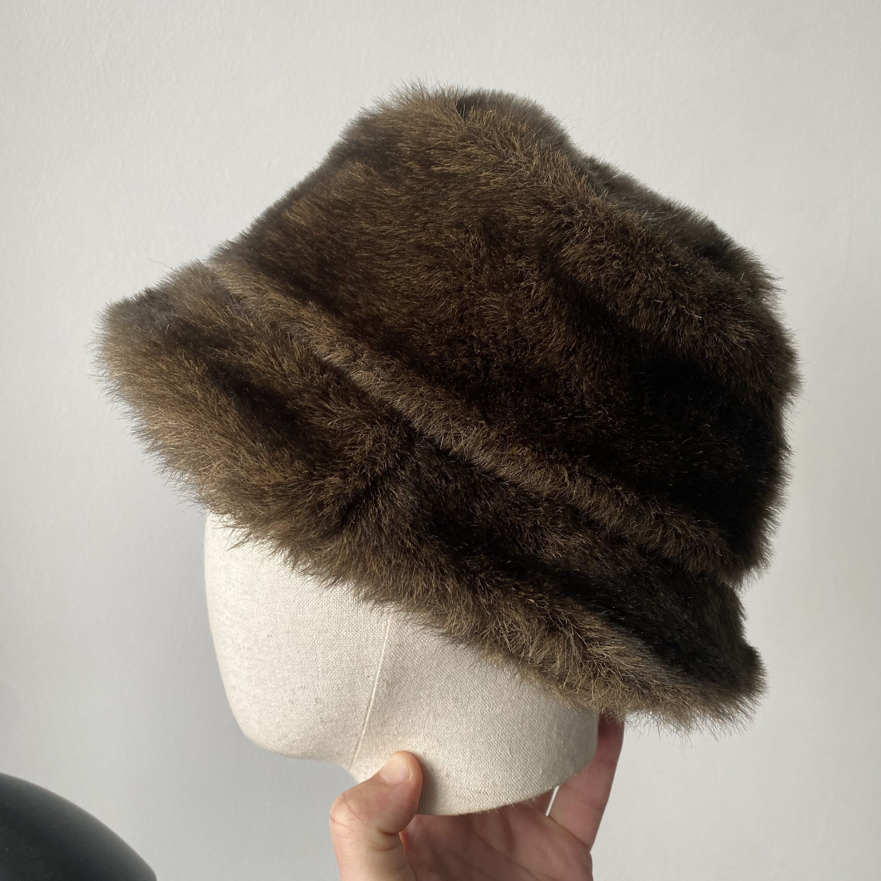 Beauty Beast VIntage 90s Italian Designer Faux Fur hat Buckethat y2k Size ONE SIZE - 5 Thumbnail