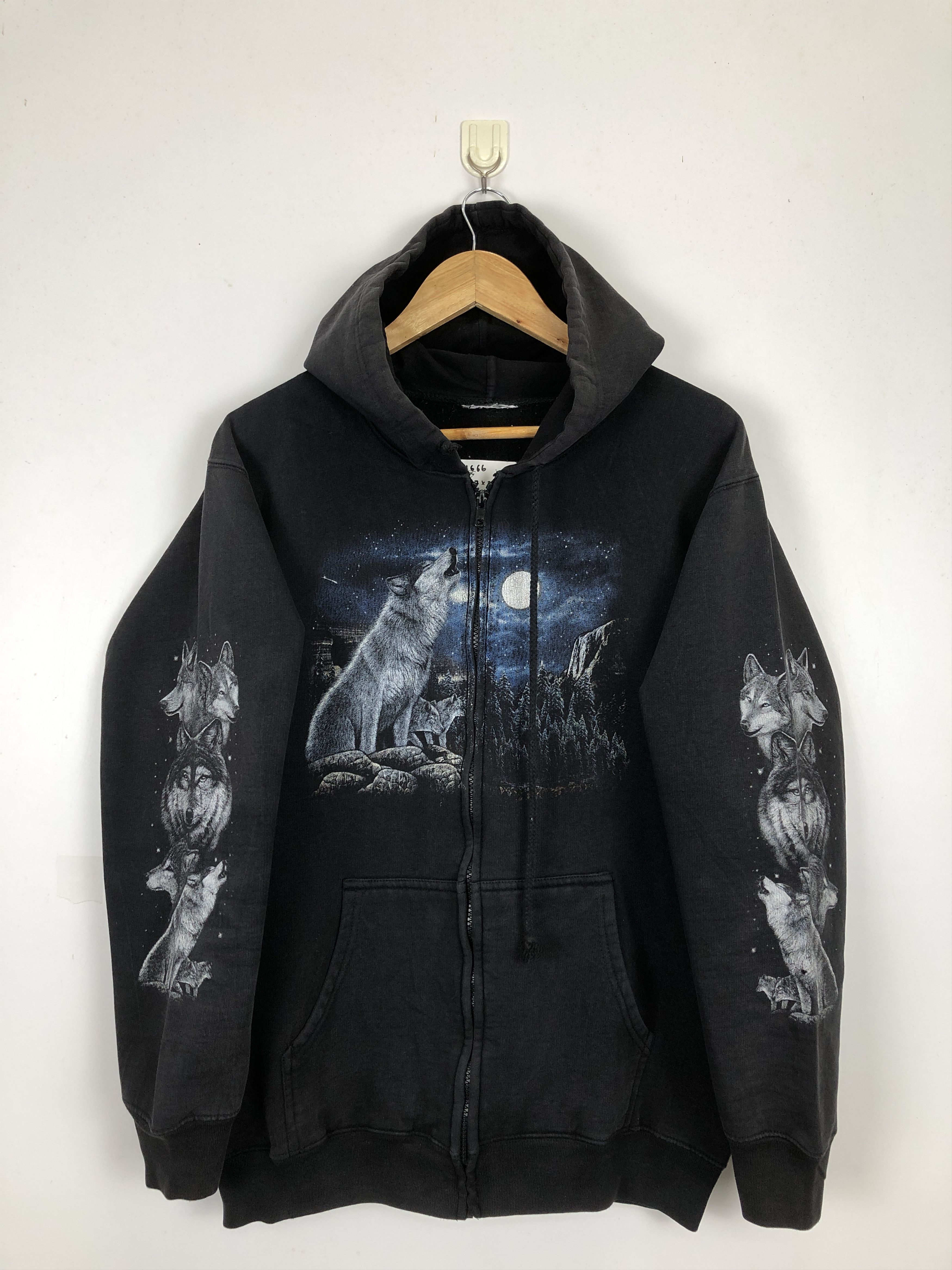 The Mountain × Vintage Vintage 90s The Mountain Wolf Printed Zipper Hoodie Jacket Size US L / EU 52-54 / 3 - 1 Thumbnail