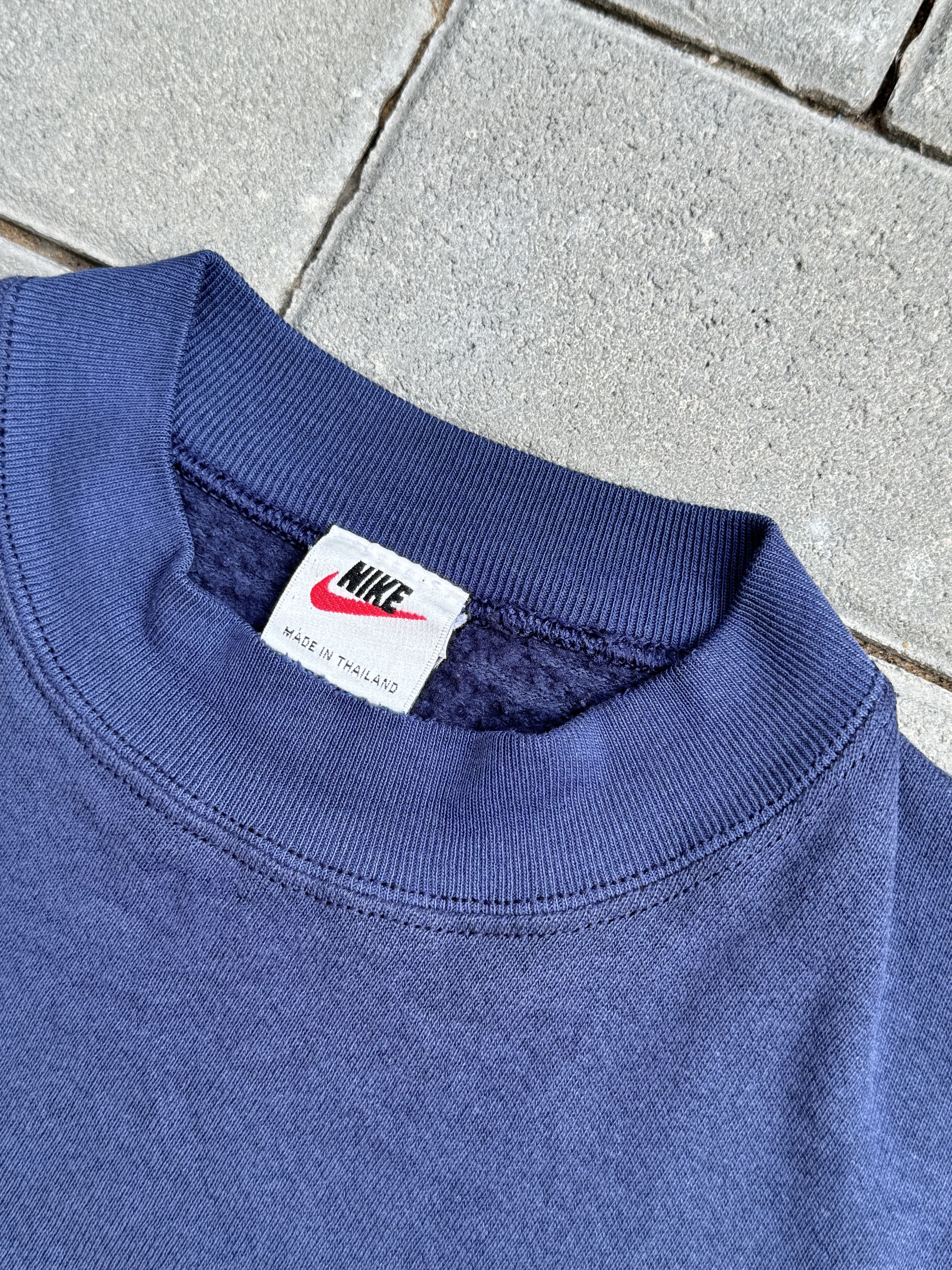 Nike Vintage Nike Air Crewneck 90s Size US M / EU 48-50 / 2 - 5 Thumbnail