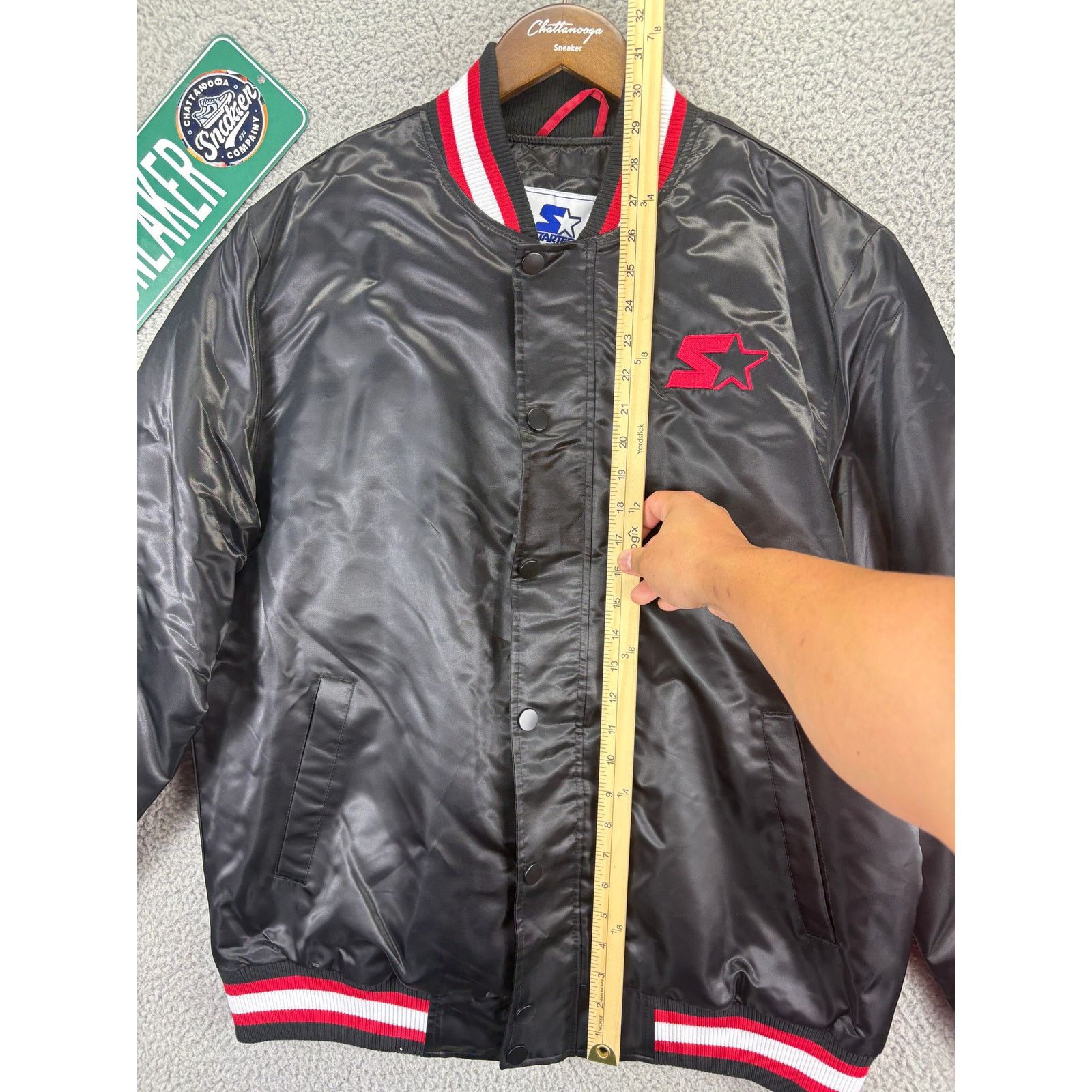 NFL Starter Retro Satin Varsity Bomber Jacket Mens Large Black Size US L / EU 52-54 / 3 - 2 Thumbnail