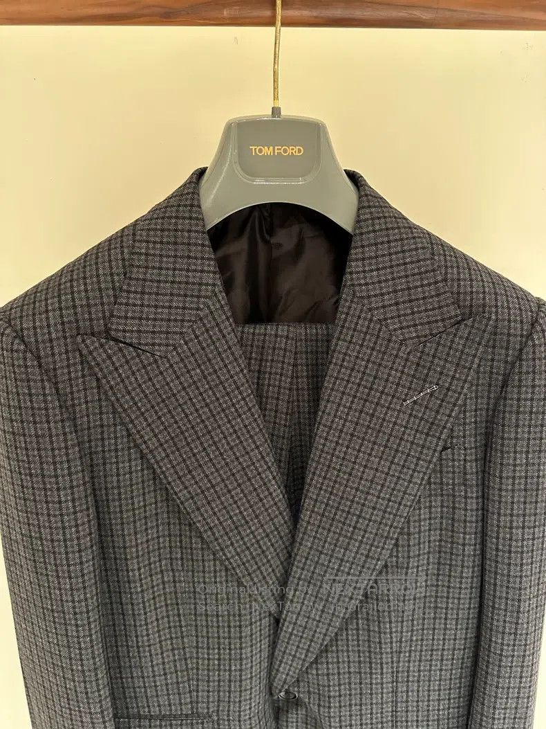 Tom Ford Tom Ford Grey Plaid Single-Breasted Suit Size 46L - 3 Thumbnail