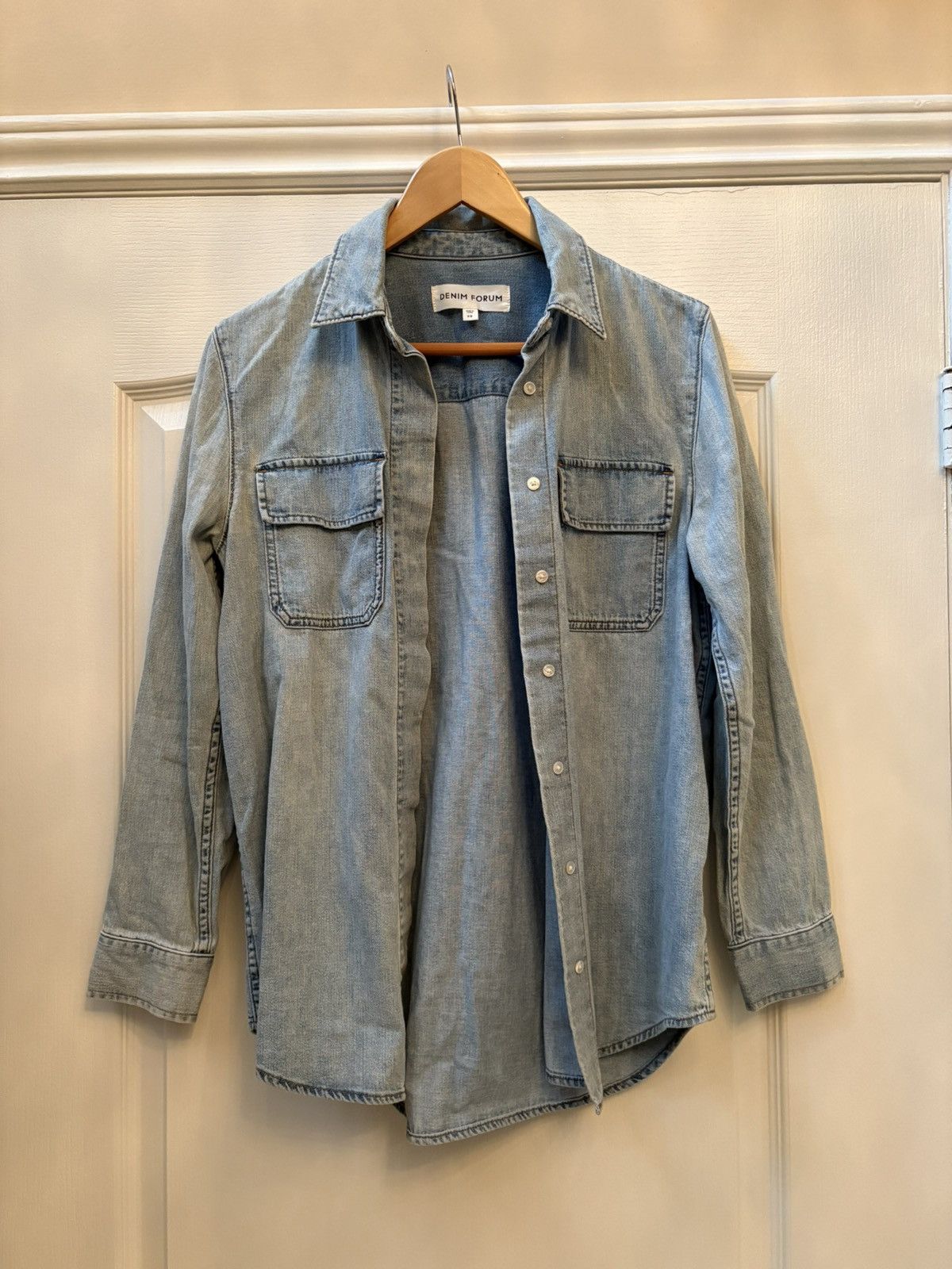 Aritzia Aritzia Denim Forum denim button down shirt Size XS / US 0-2 / IT 36-38 - 1 Thumbnail