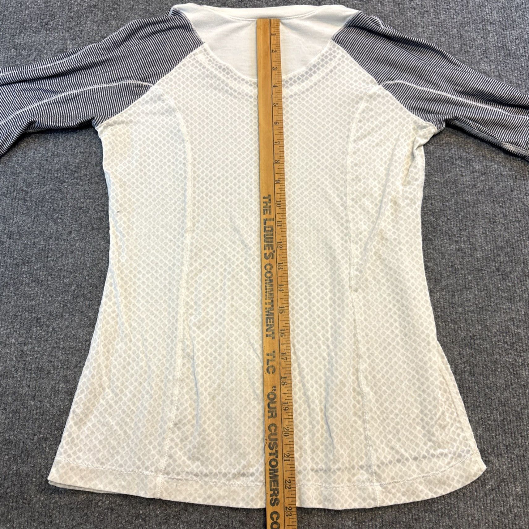 Lululemon Lululemon Puri Tee Short Sleeve Stripe Inkwell White Navy EUC Sheer Multicolor Women's Shirt Size 6 Activewear Bleach 6 Size 28" / US 6 / IT 42 - 7 Thumbnail