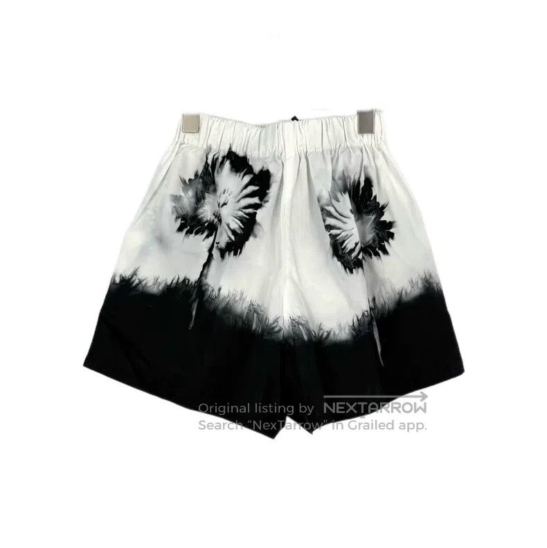 Prada Prada Black and white ink cloth triangle label shorts Size 24" / US 00 / IT 34 - 2 Thumbnail