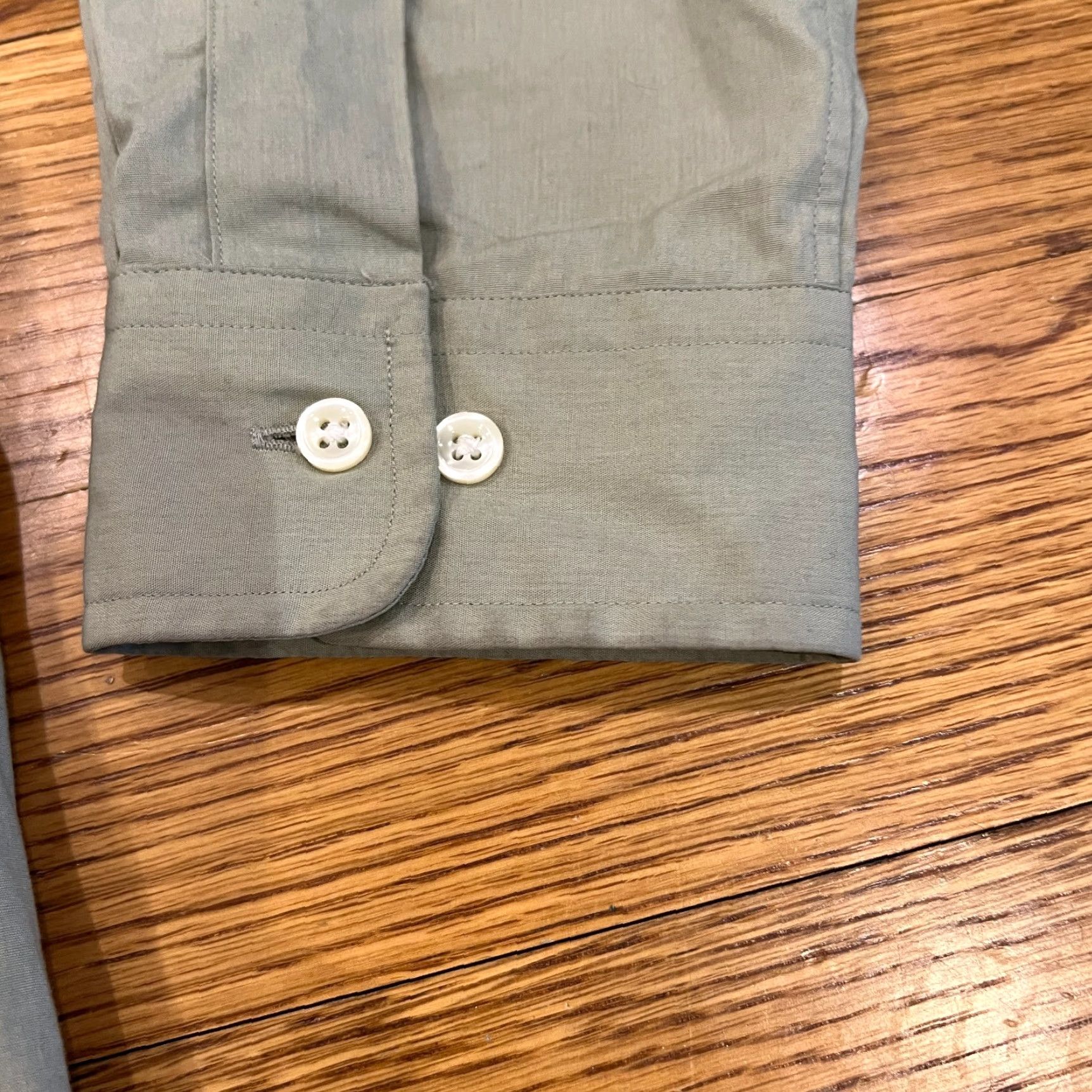 Ralph Lauren VINTAGE Ralph Lauren Yarmouth Dress Shirt Green Men’s 15.5 32/33 Shirt Long Sleeve Button-Down Collared Regular 32 in Logo Manufacturer: Ralph Lauren Size 42R - 7 Thumbnail