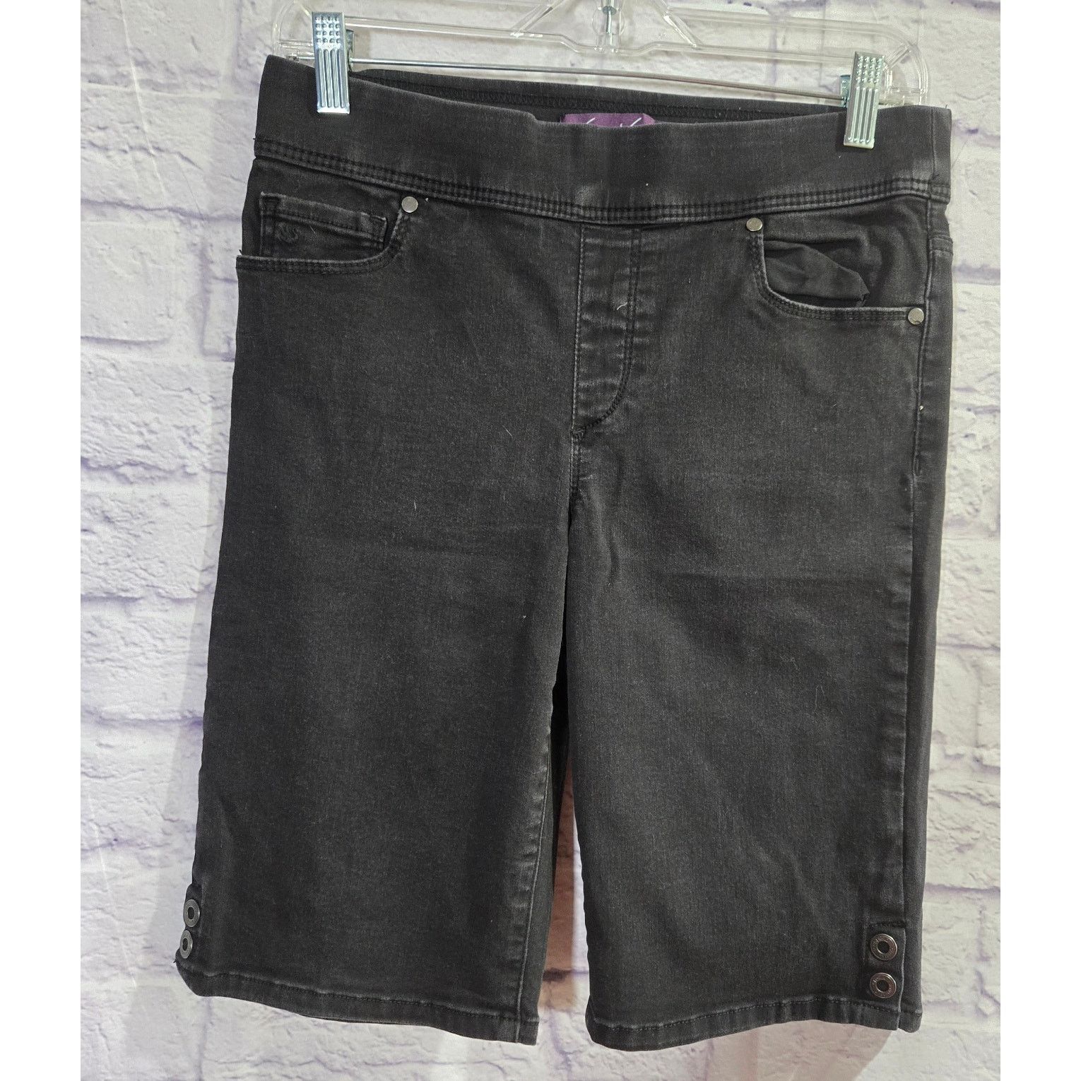 Other Gloria Vanderbilt Black Pull On Bermuda Denim Short 6 Size 28" / US 6 / IT 42 - 1 Thumbnail