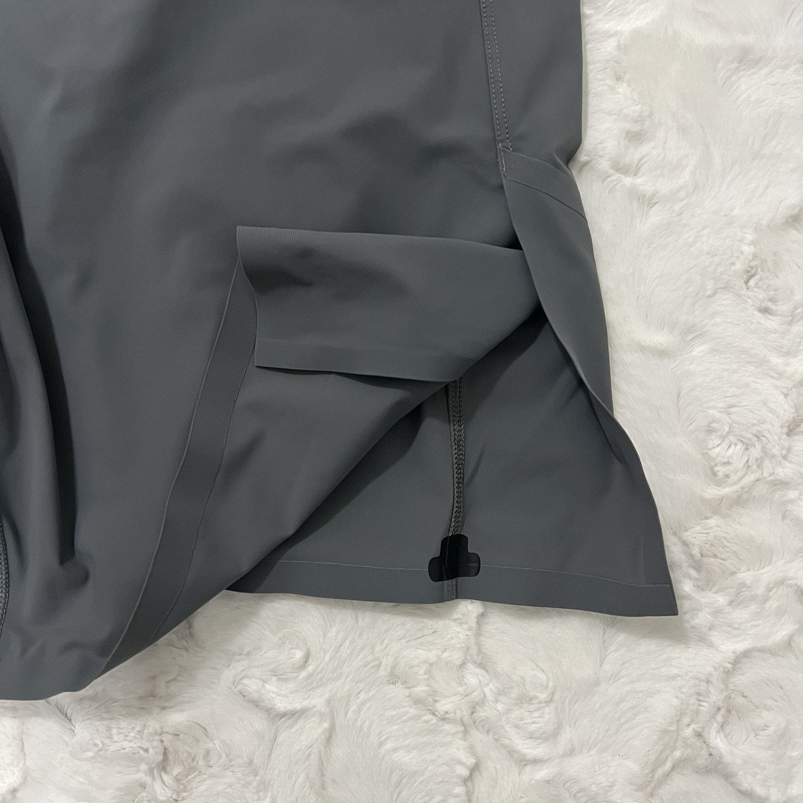 Lululemon Lululemon Shorts Mens Small Gray Black Pace Breaker Lined Size US 26 / EU 42 - 6 Thumbnail