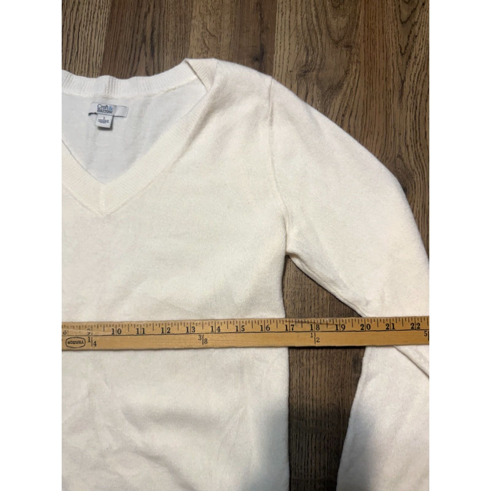 Croft & Barrow Croft & Barrow Shirt Womens Small White Long Sleeve V-Neck Knit Cotton T-Shirt Casual Modern - Womens Size S / US 4 / IT 40 - 6 Thumbnail