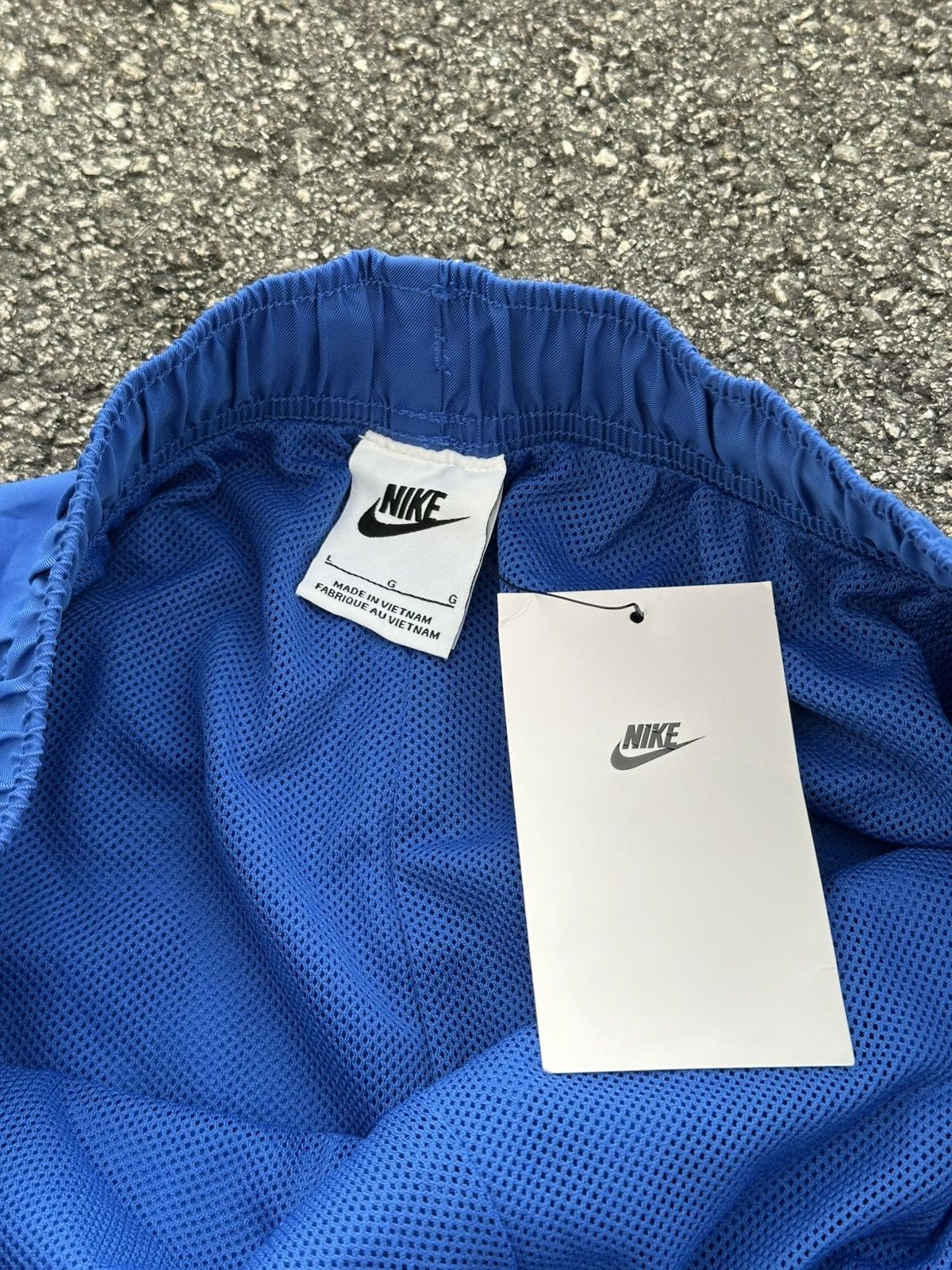 Nike Nike Club Men's Woven Flow Shorts in Game Royal blue. Size US 30 / EU 46 - 8 Thumbnail