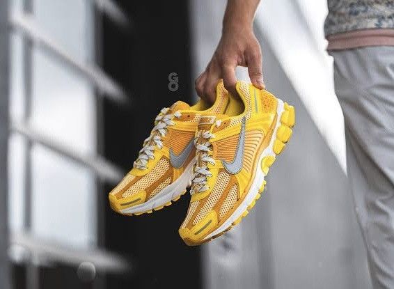 Nike Zoom Vomero 5 'Yellow Ochre" Rare Size US 11 / EU 44 - 4 Thumbnail