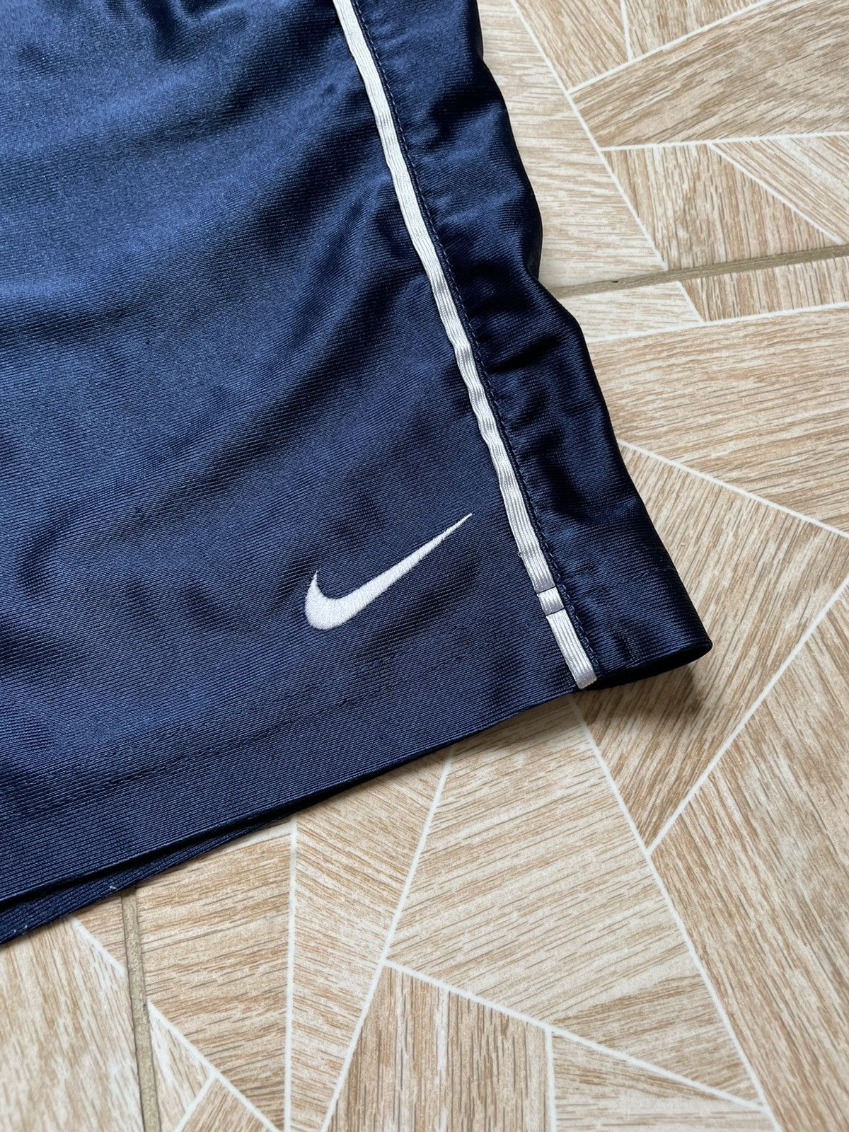 Nike × Vintage Vintage Retro Nike Shimmering Navy Shorts Swoosh Sport Drill Size US 34 / EU 50 - 2 Thumbnail